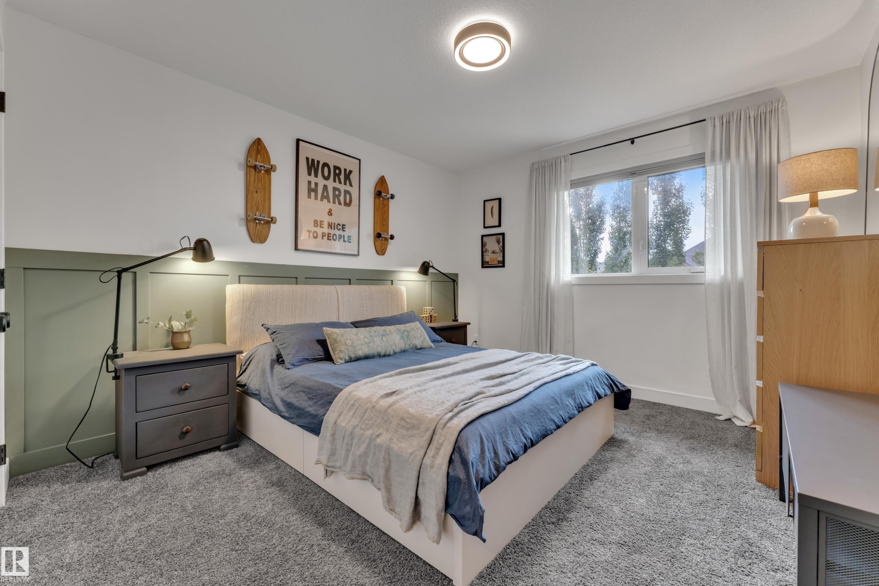 3722 Kidd Crescent Sw, Edmonton, AB - Indoor Photo Showing Bedroom