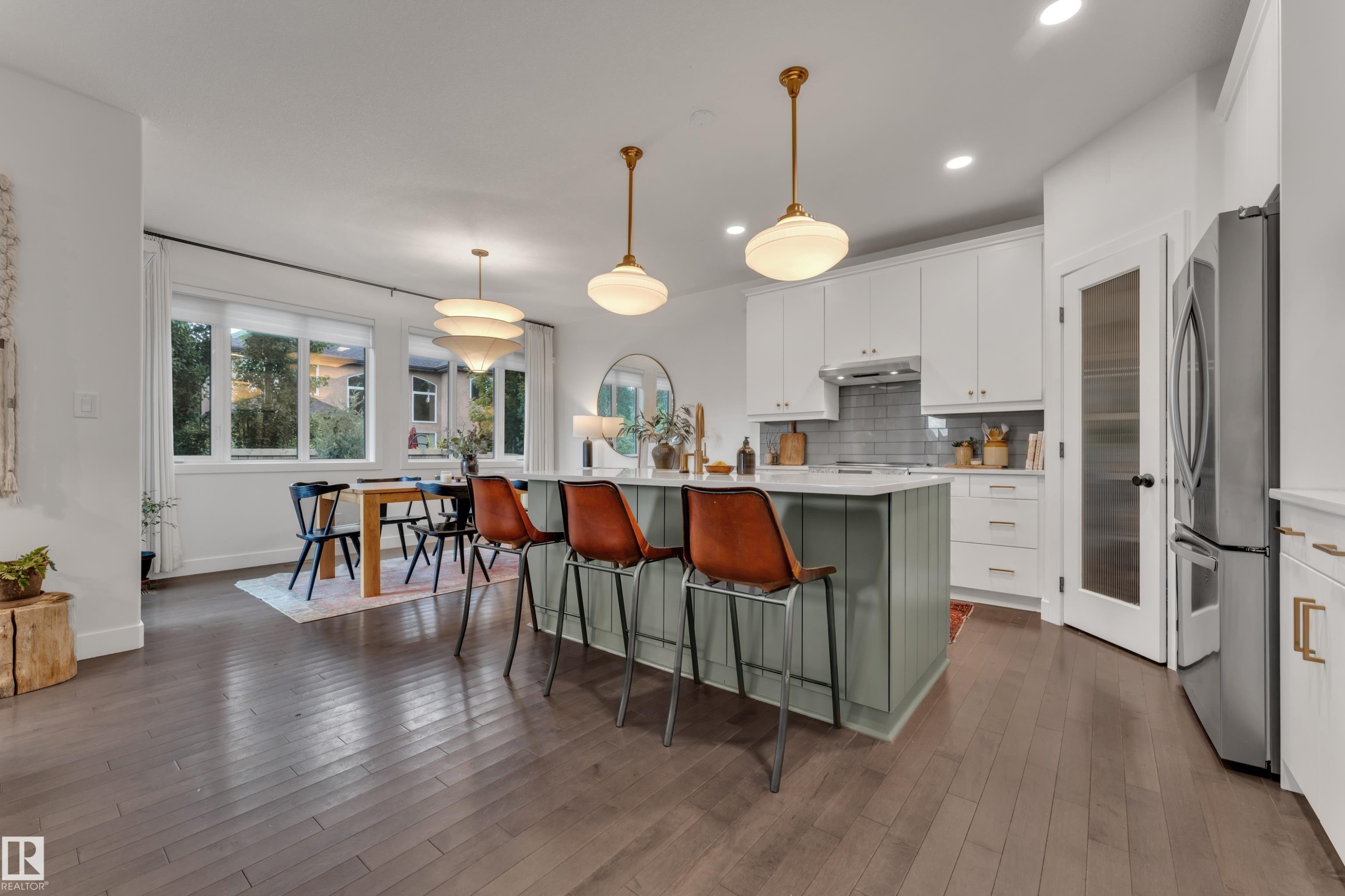 3722 Kidd Crescent Sw, Edmonton, AB - Indoor Photo Showing Kitchen With Stainless Steel Kitchen With Upgraded Kitchen