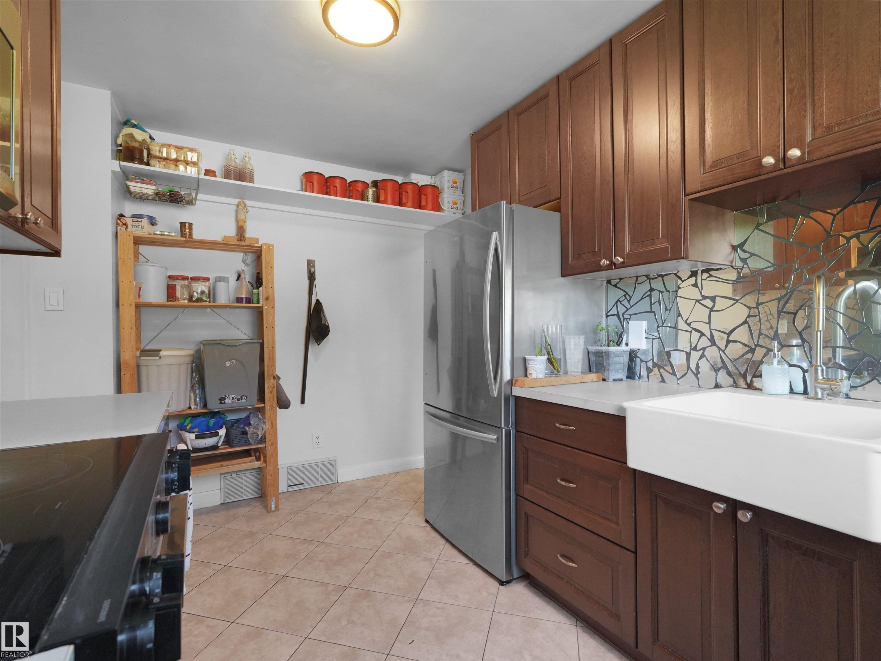 9256 75 Street, Edmonton, AB
