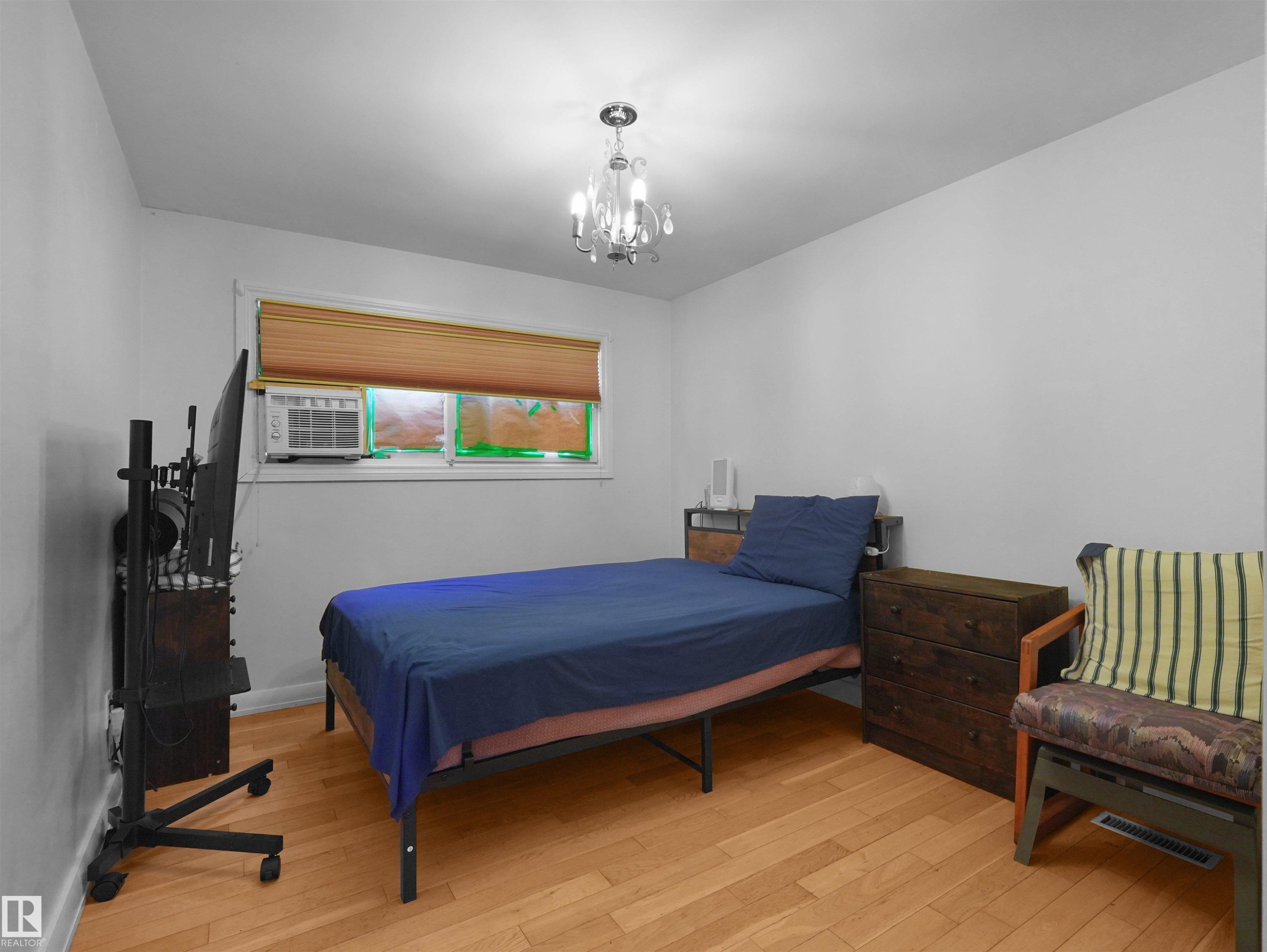 9256 75 Street, Edmonton, AB