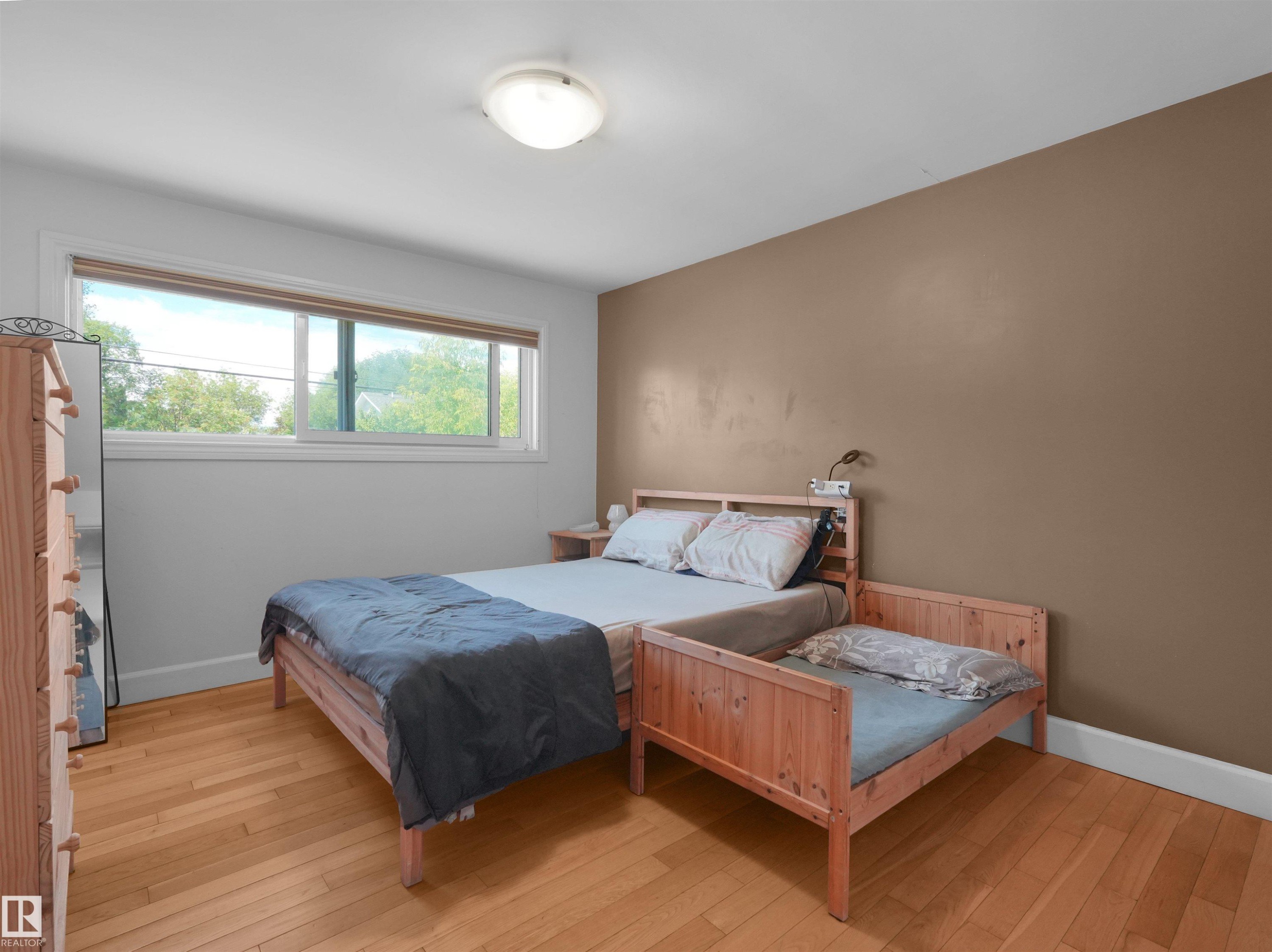 9256 75 Street, Edmonton, AB