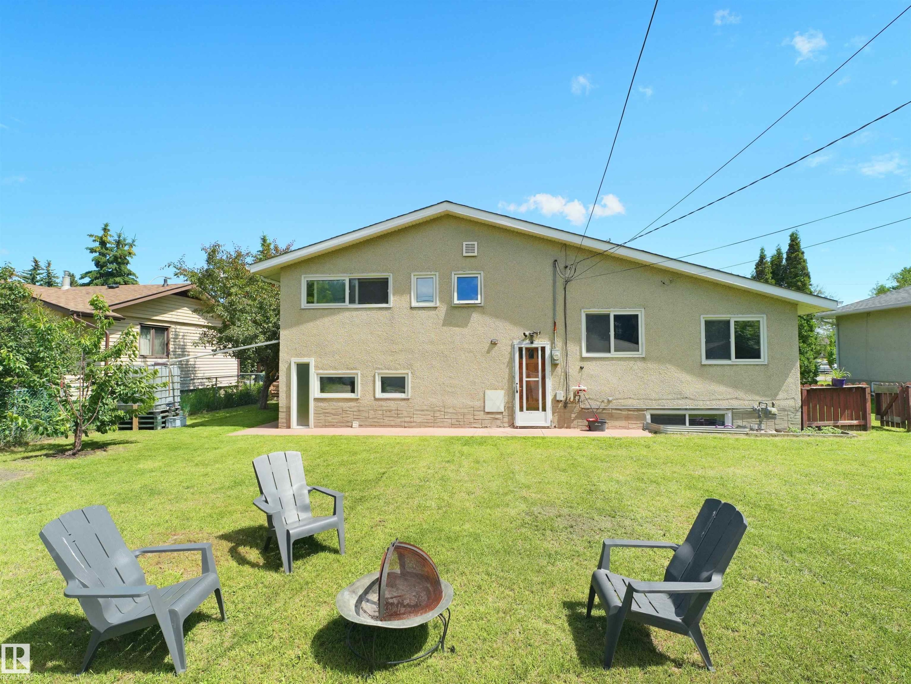 9256 75 Street, Edmonton, AB