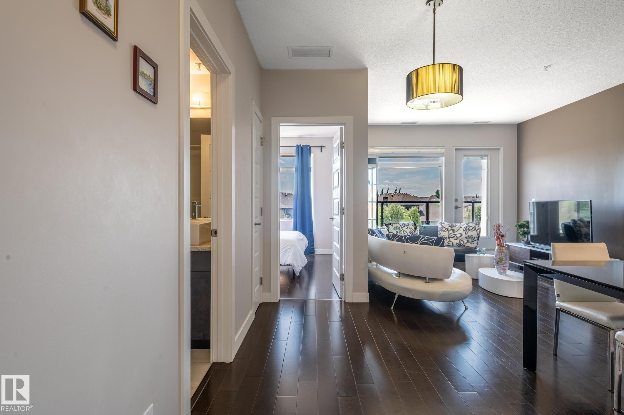 #305 5151 Windermere Bv Nw, Edmonton, AB - Indoor Photo Showing Other Room