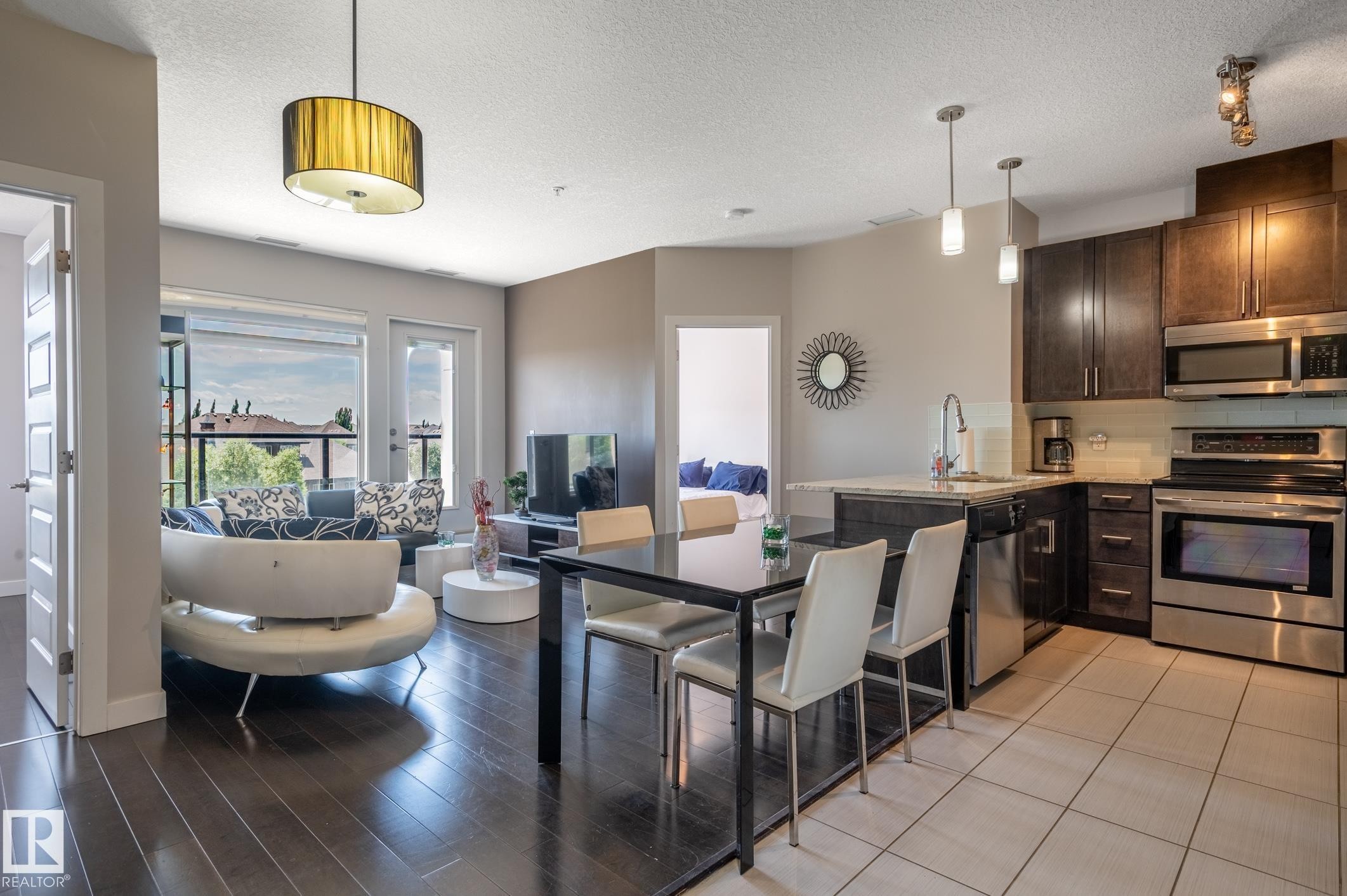 #305 5151 Windermere Bv Nw, Edmonton, AB - Indoor