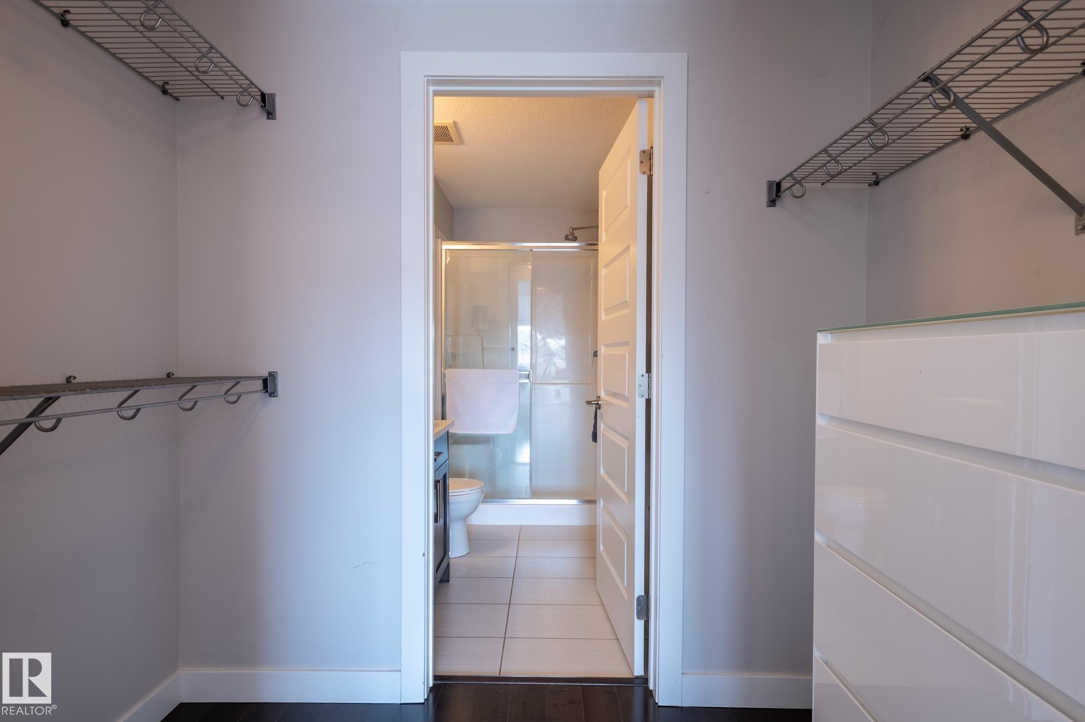 #305 5151 Windermere Bv Nw, Edmonton, AB - Indoor