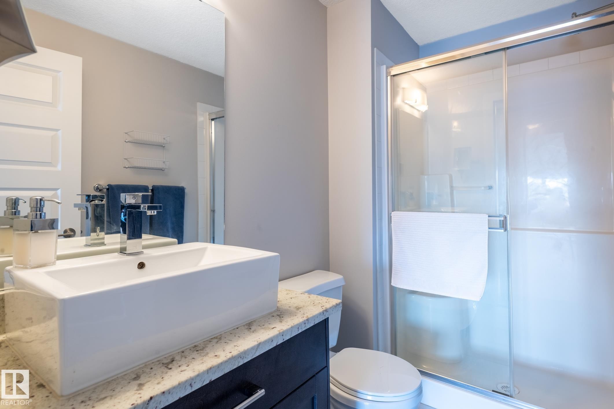 #305 5151 Windermere Bv Nw, Edmonton, AB - Indoor Photo Showing Bathroom
