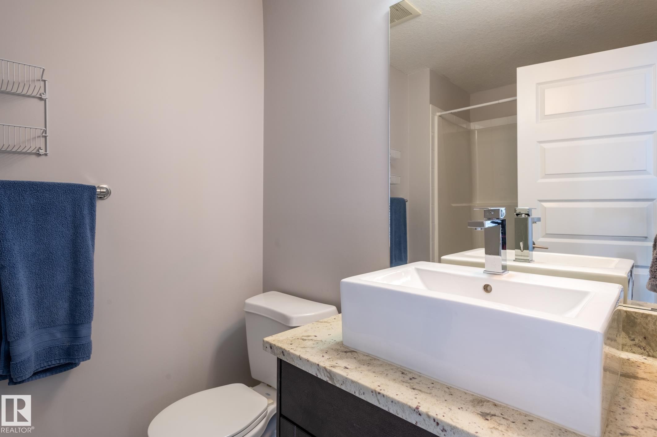 #305 5151 Windermere Bv Nw, Edmonton, AB - Indoor Photo Showing Bathroom