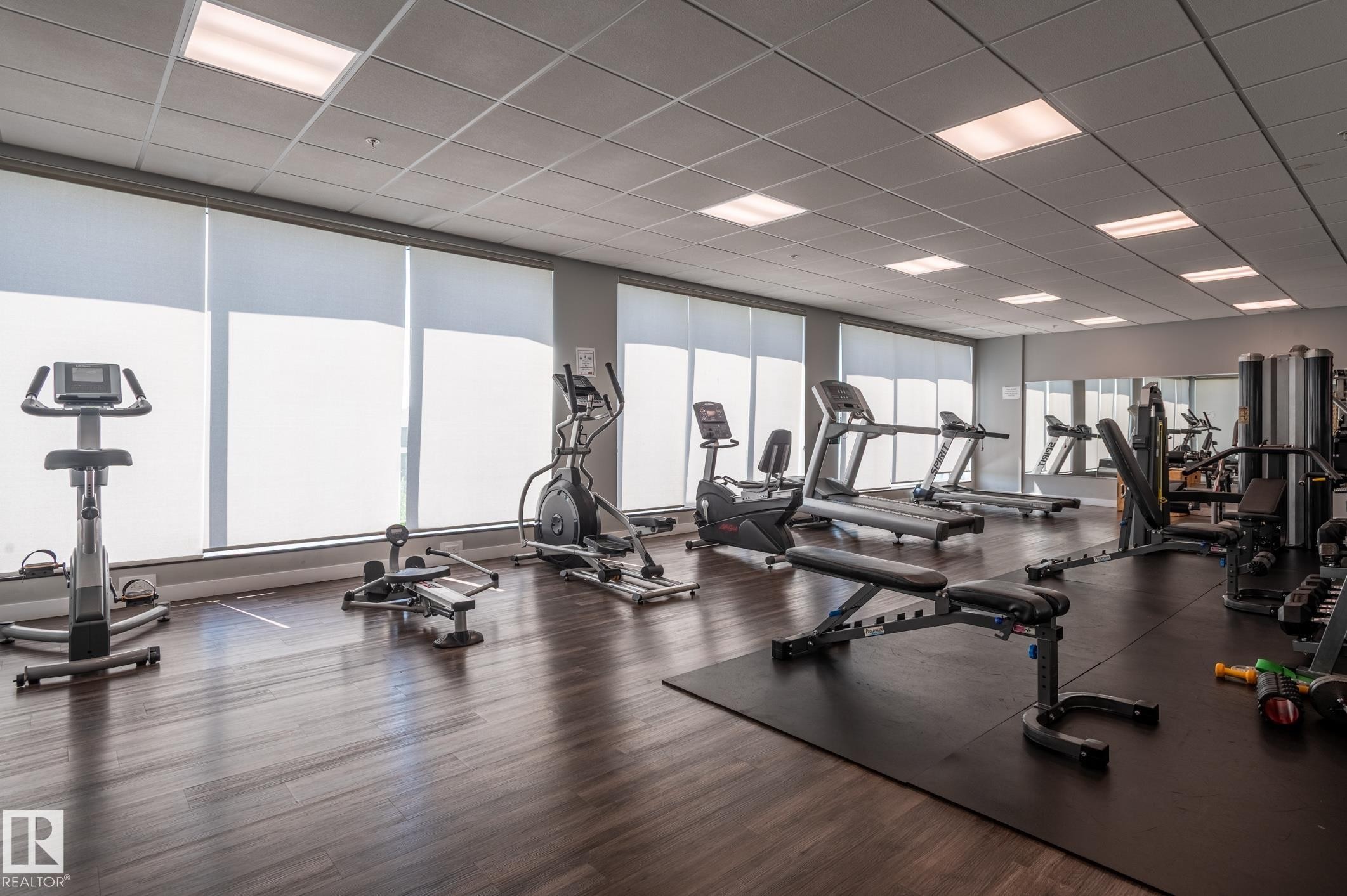 #305 5151 Windermere Bv Nw, Edmonton, AB - Indoor Photo Showing Gym Room