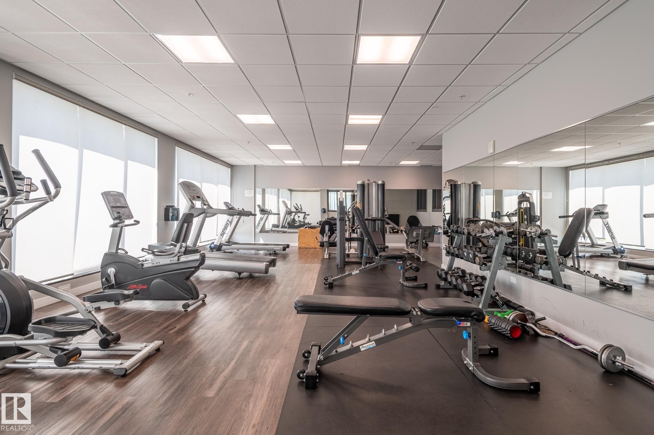 #305 5151 Windermere Bv Nw, Edmonton, AB - Indoor Photo Showing Gym Room