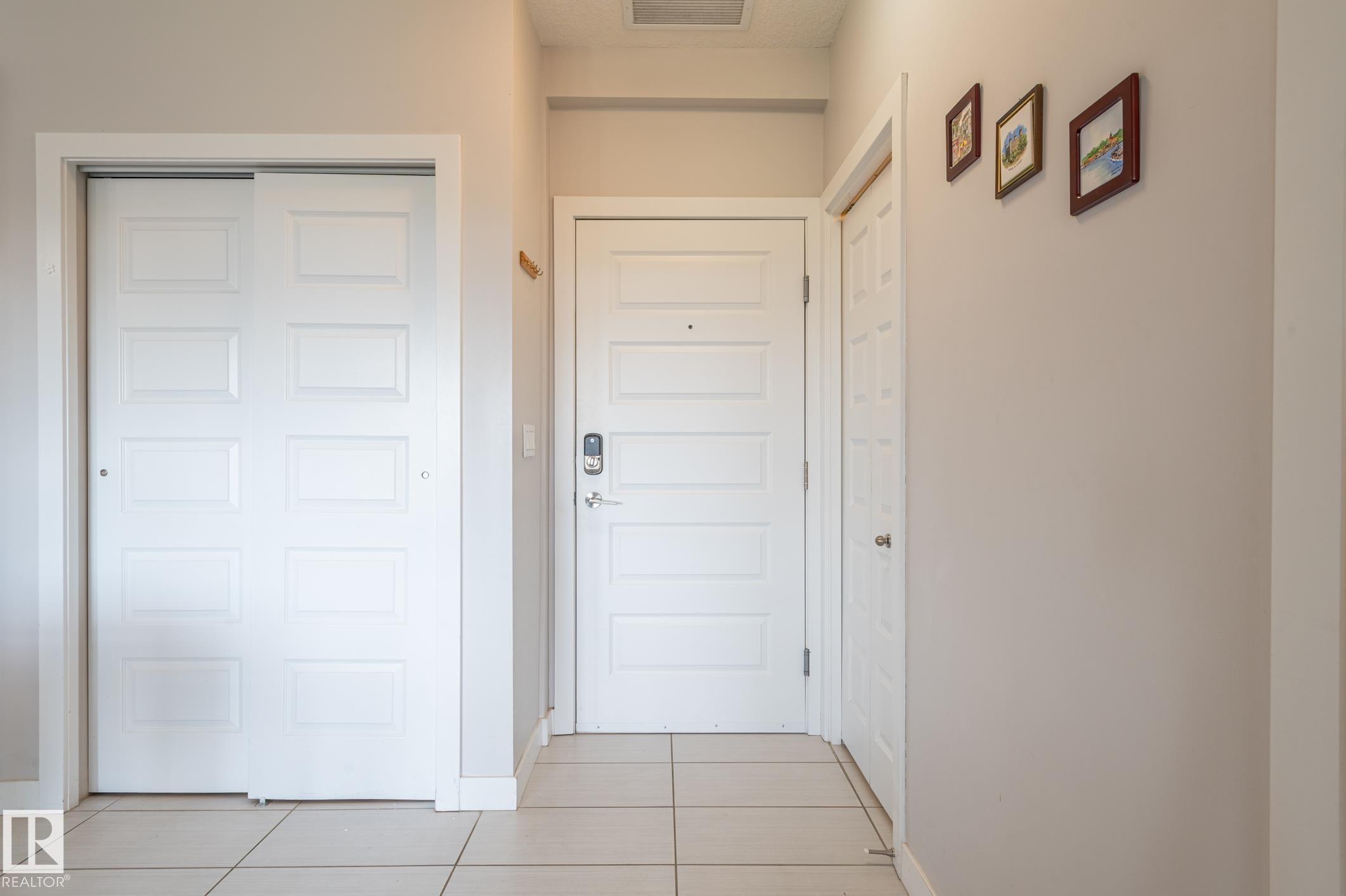 #305 5151 Windermere Bv Nw, Edmonton, AB - Indoor Photo Showing Other Room