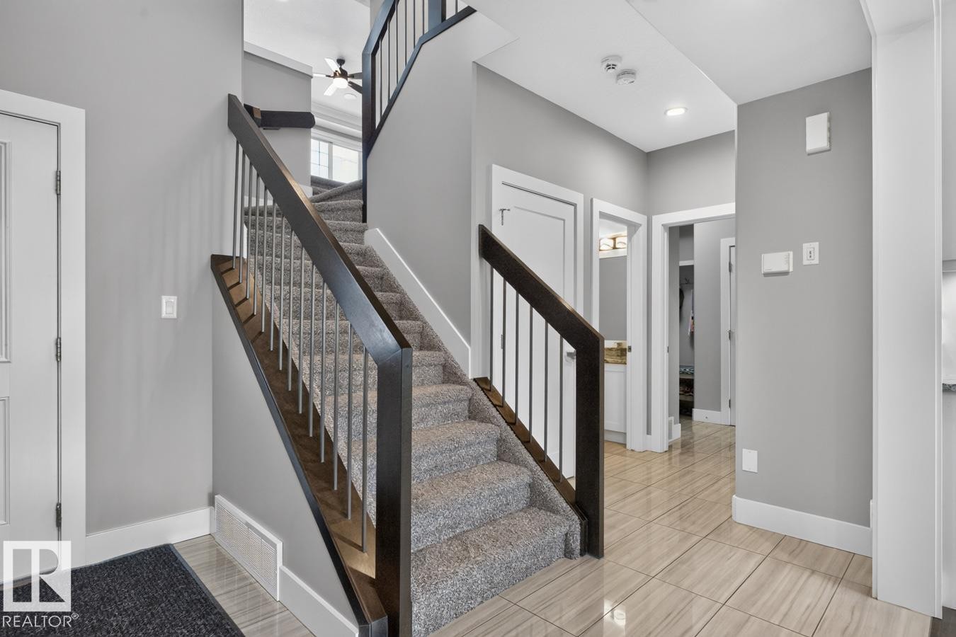 1706 Tanager Close Nw, Edmonton, AB - Indoor Photo Showing Other Room