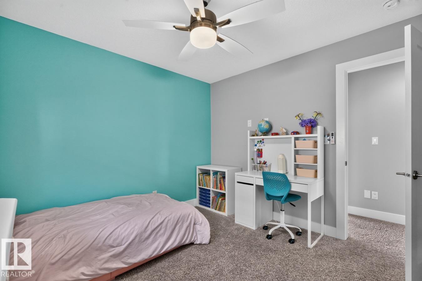 1706 Tanager Close Nw, Edmonton, AB - Indoor Photo Showing Bedroom