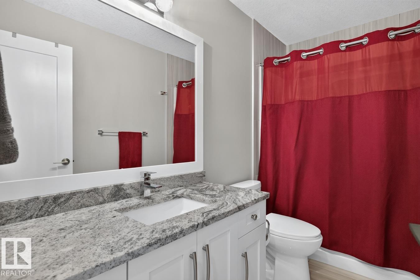 1706 Tanager Close Nw, Edmonton, AB - Indoor Photo Showing Bathroom