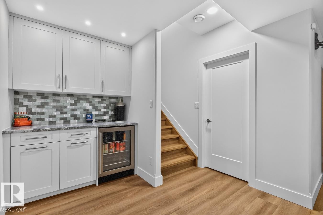 1706 Tanager Close Nw, Edmonton, AB - Indoor Photo Showing Other Room