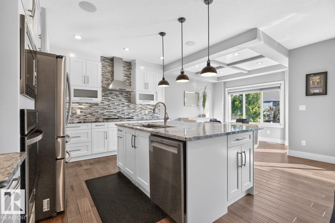 1706 Tanager Close Nw, Edmonton, AB - Indoor Photo Showing Kitchen With Upgraded Kitchen