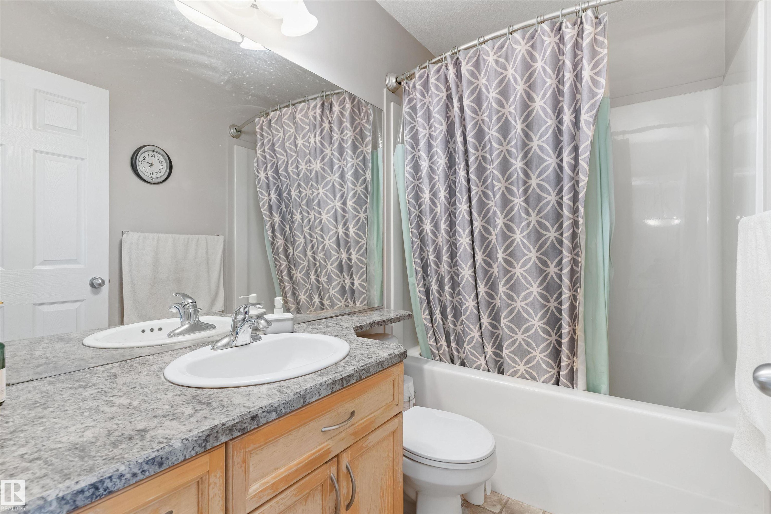 1710 Hodgson Place, Edmonton, AB - Indoor Photo Showing Bathroom