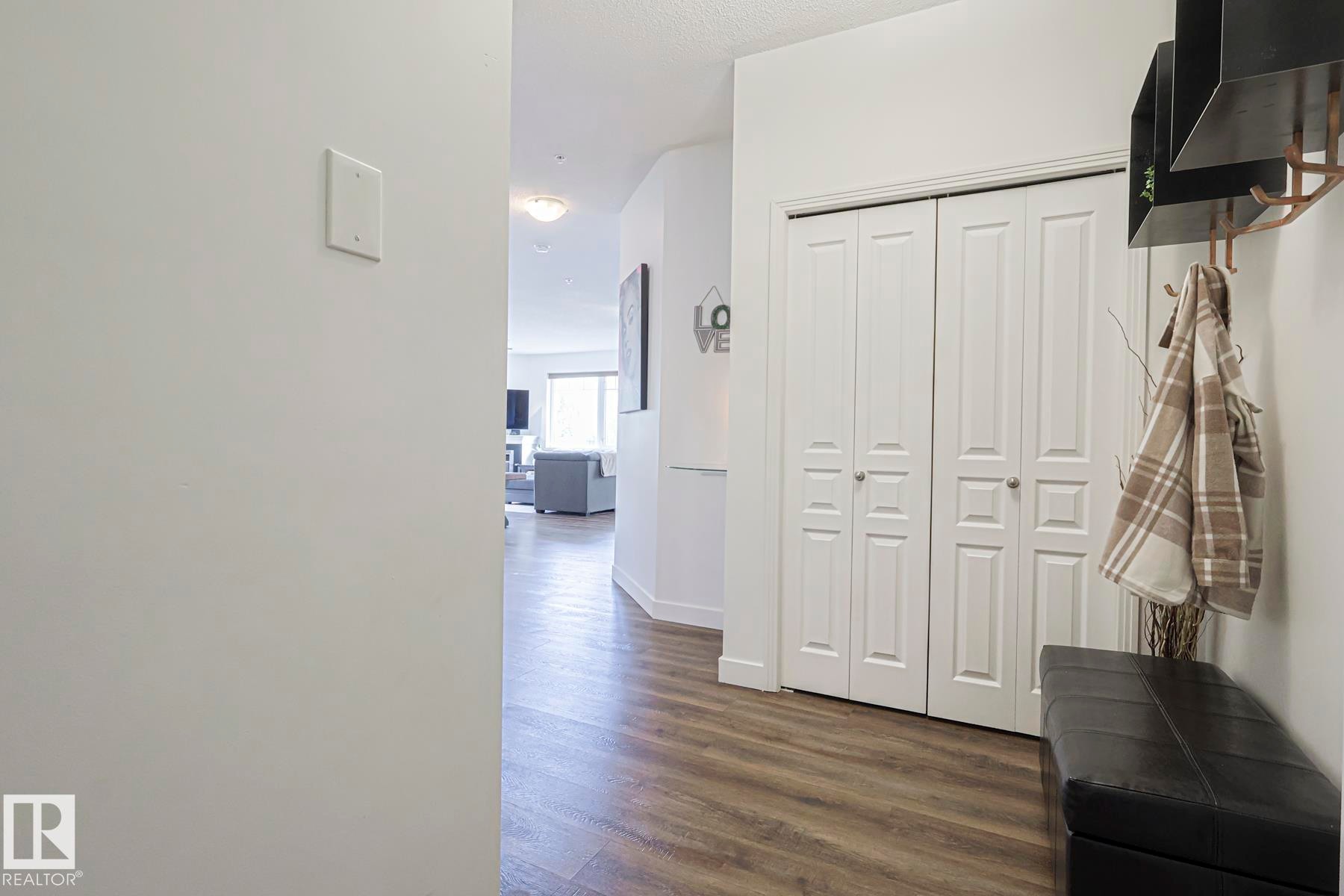 #111 2035 Grantham Co Nw, Edmonton, AB - Indoor Photo Showing Other Room