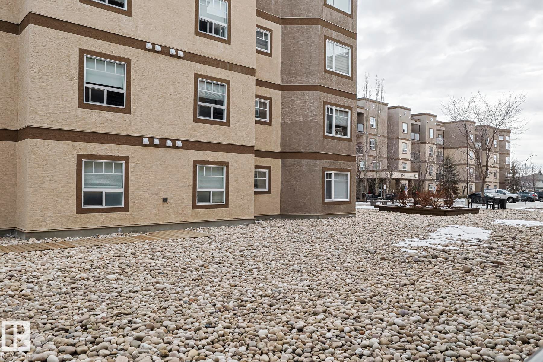 #111 2035 Grantham Co Nw, Edmonton, AB - Outdoor