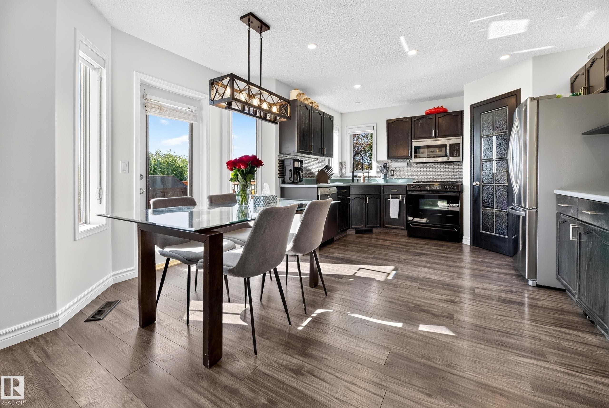 251 River Point(E) Nw, Edmonton, AB - Indoor