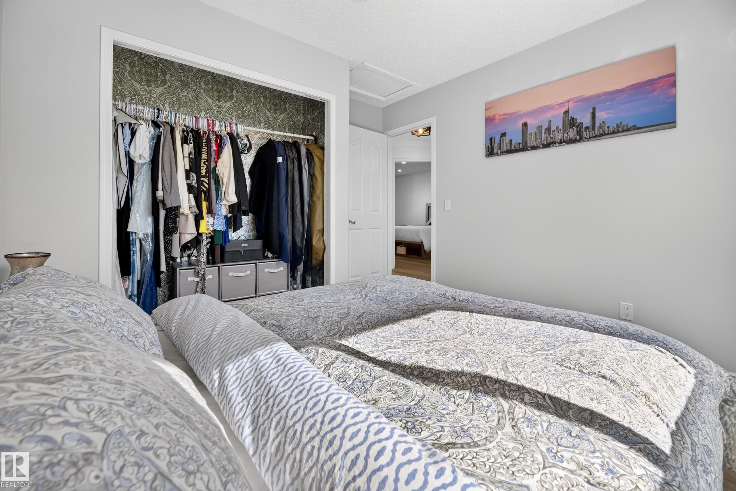 251 River Point(E) Nw, Edmonton, AB - Indoor Photo Showing Bedroom