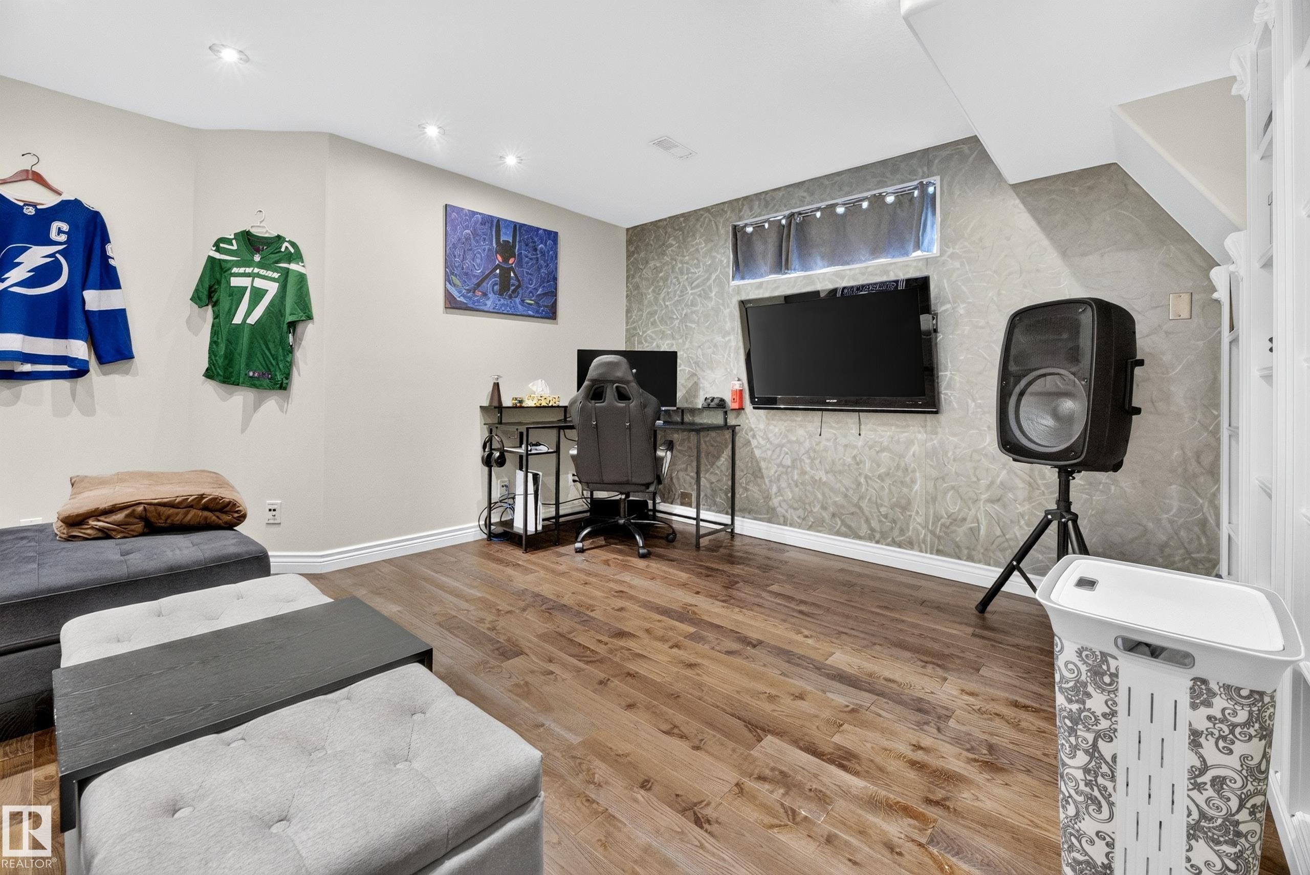 251 River Point(E) Nw, Edmonton, AB - Indoor