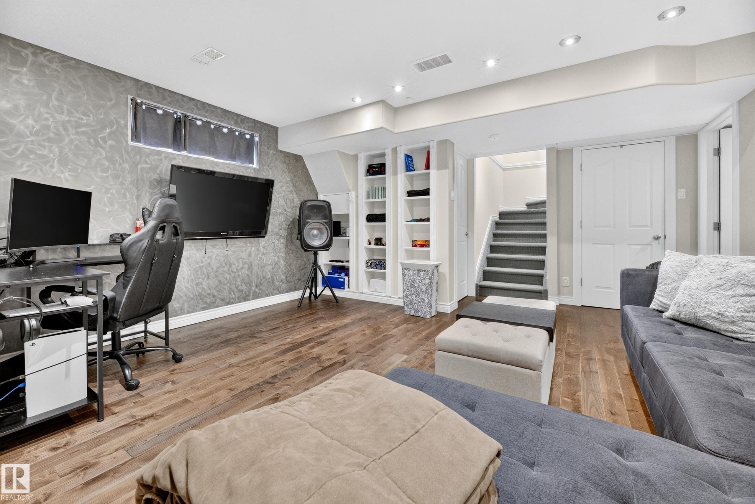 251 River Point(E) Nw, Edmonton, AB - Indoor
