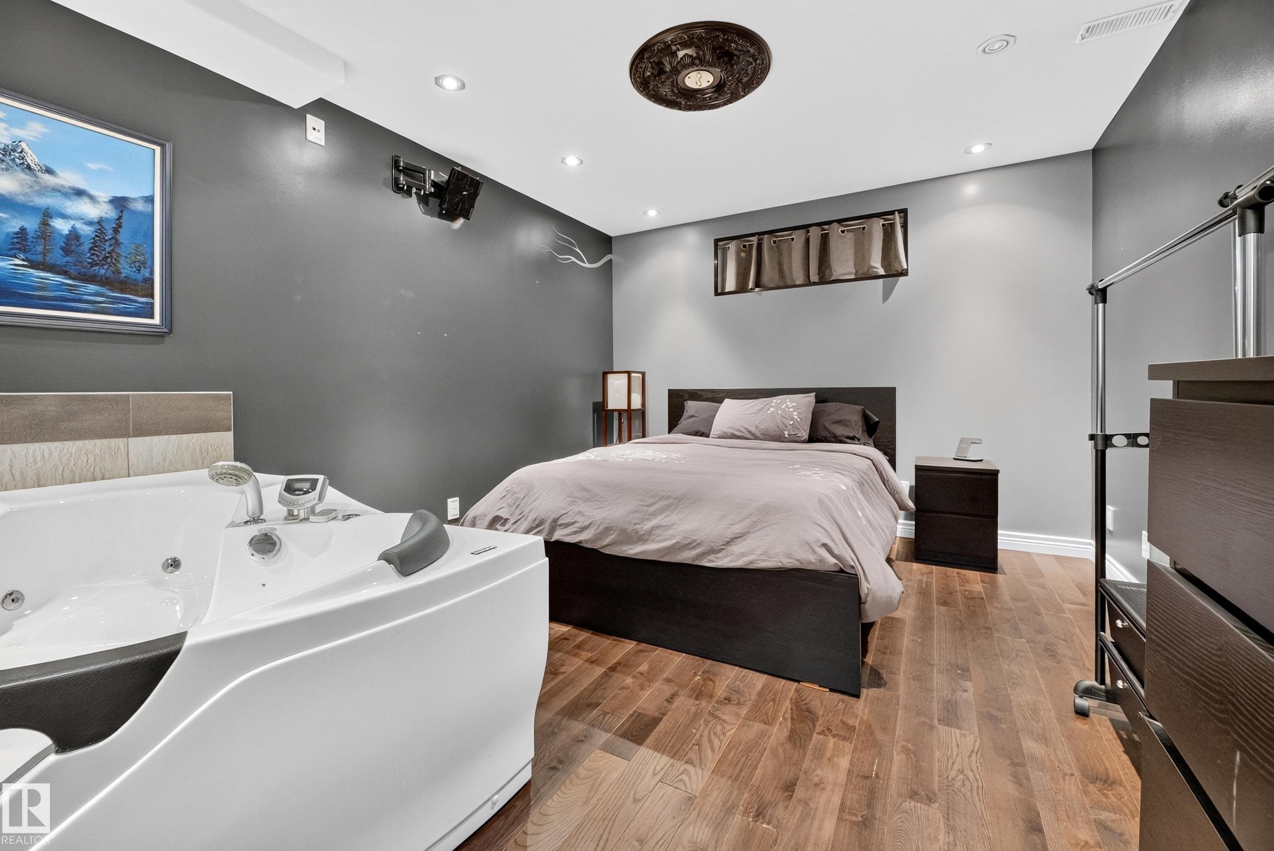 251 River Point(E) Nw, Edmonton, AB - Indoor