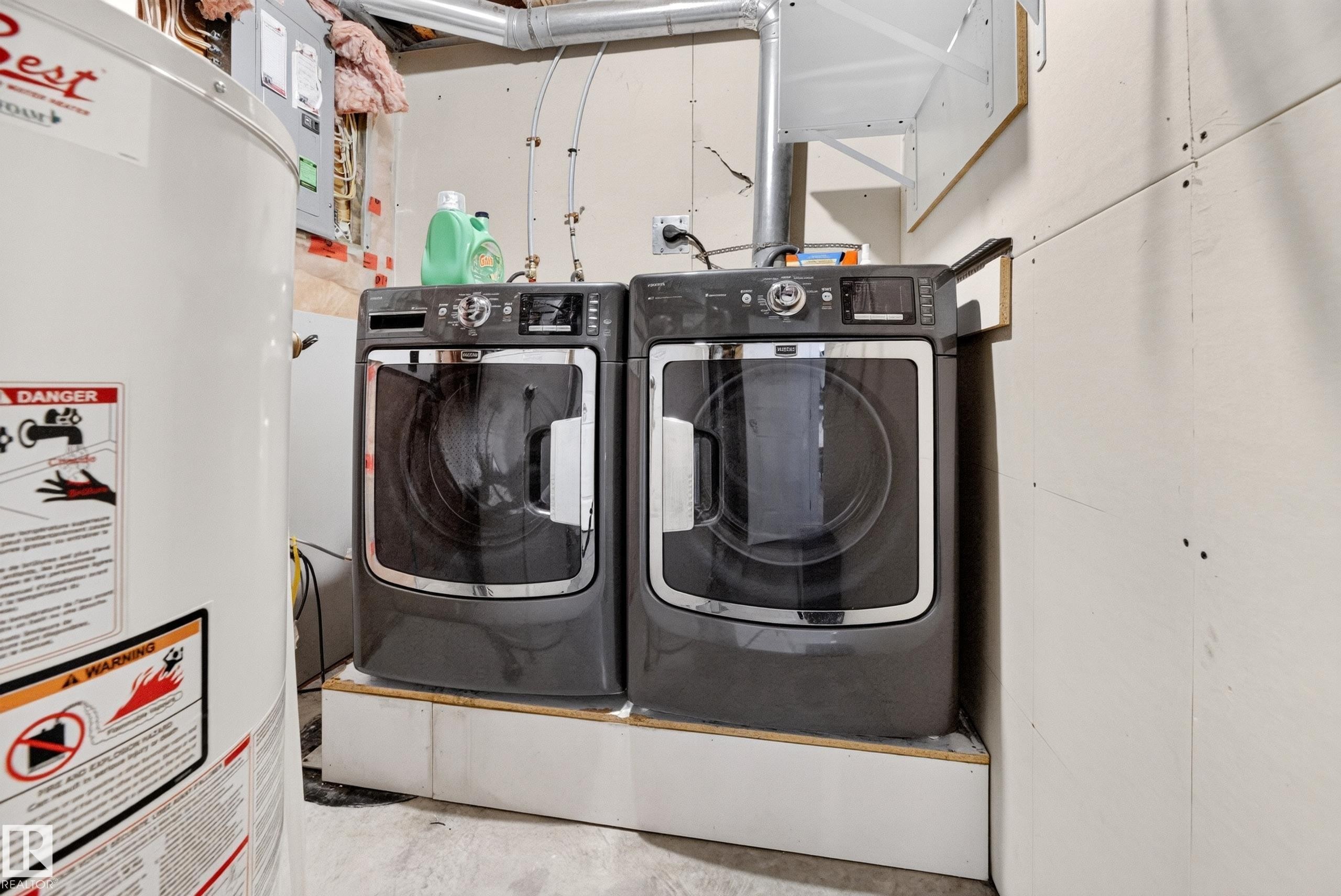 251 River Point(E) Nw, Edmonton, AB - Indoor Photo Showing Laundry Room