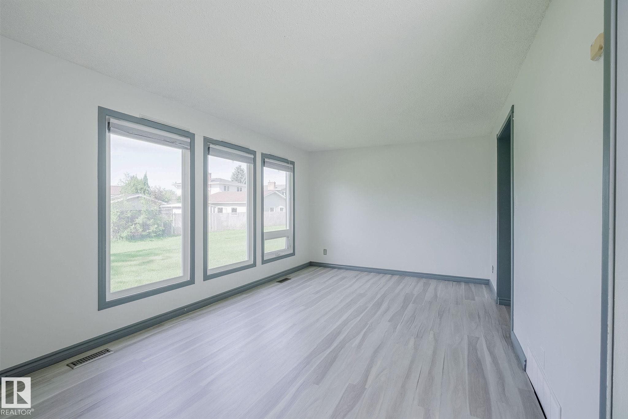 894 Millbourne Road E, Edmonton, AB