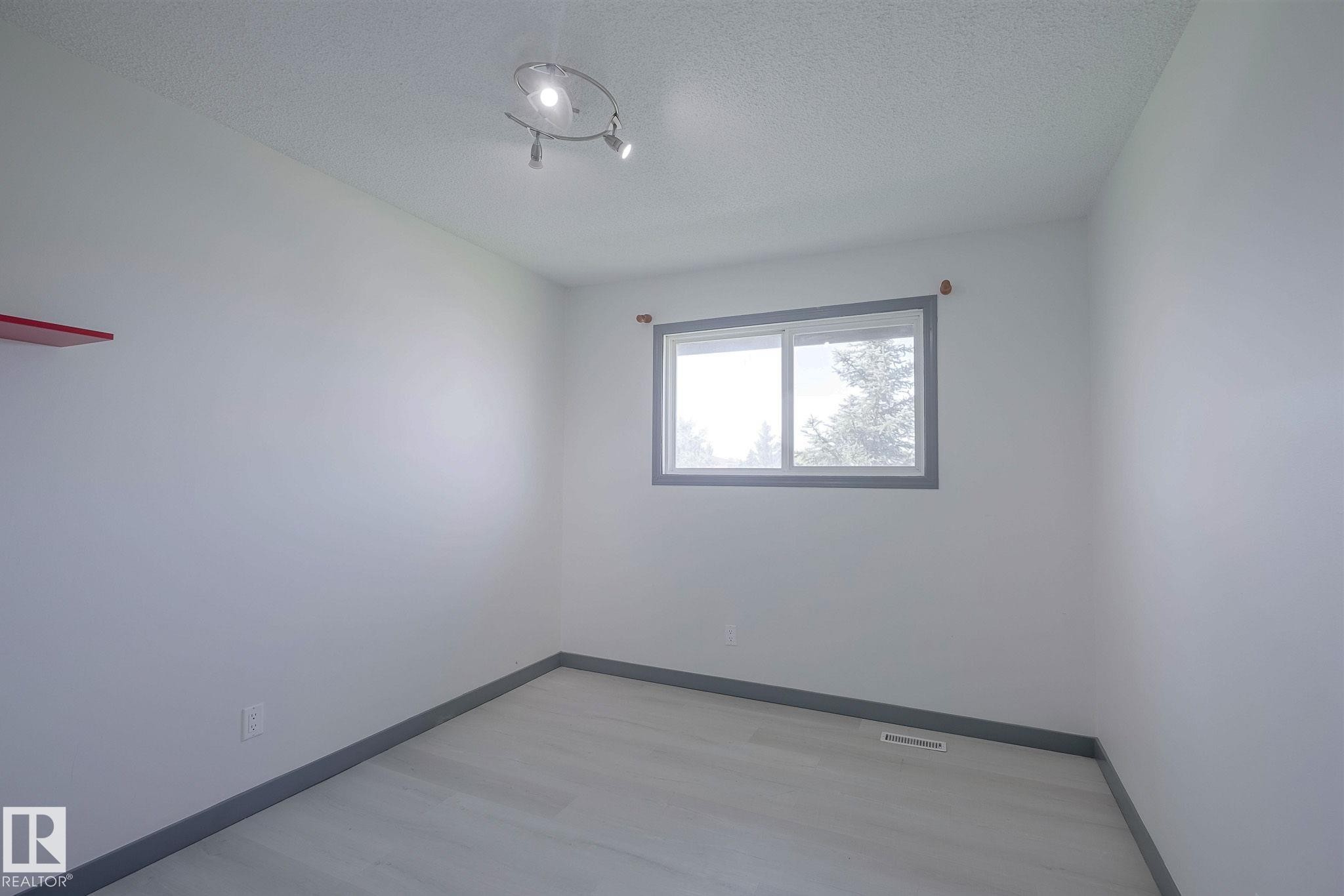 894 Millbourne Road E, Edmonton, AB