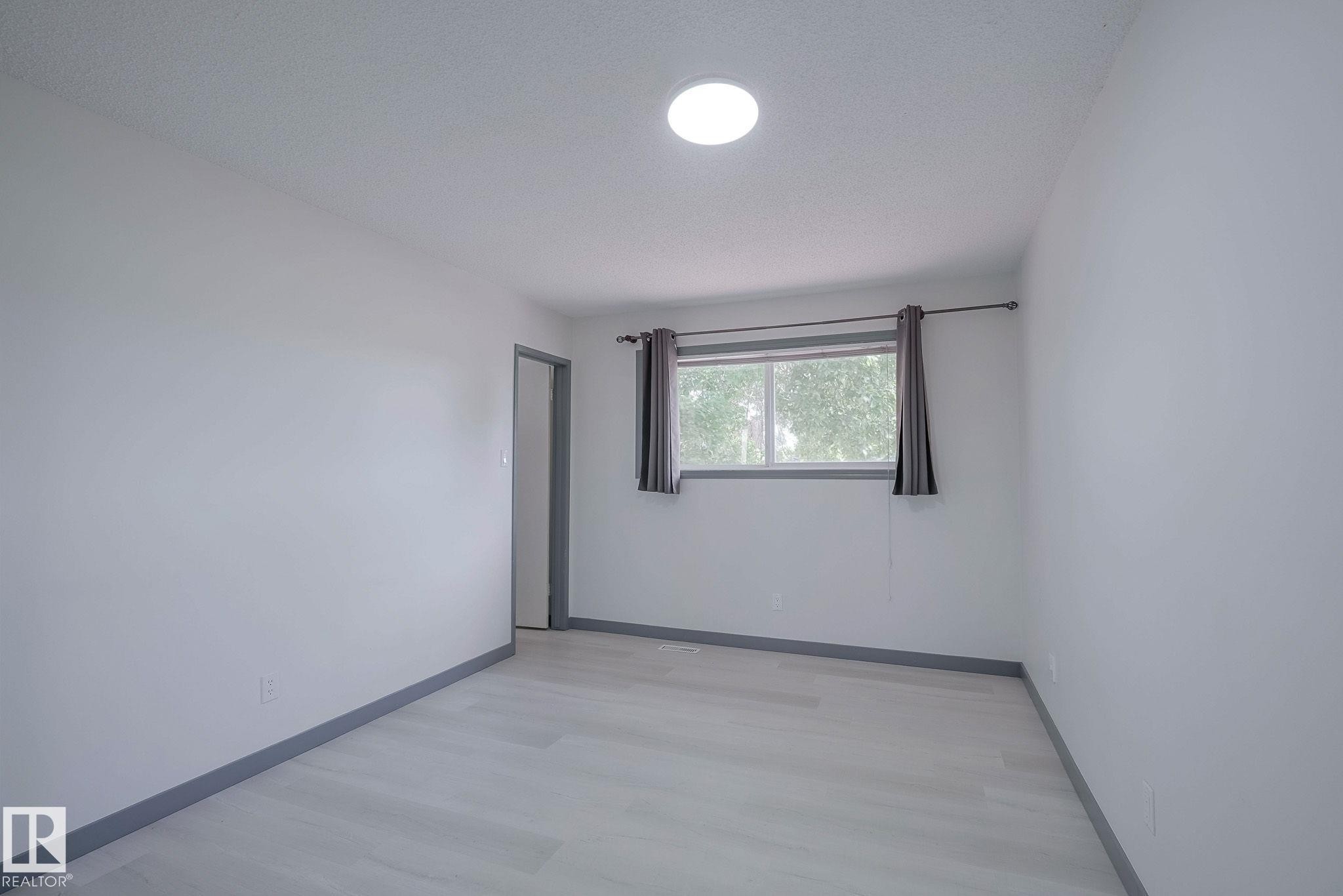 894 Millbourne Road E, Edmonton, AB