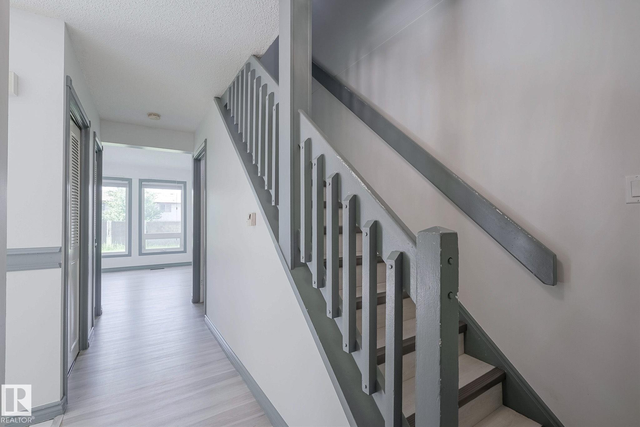 894 Millbourne Road E, Edmonton, AB