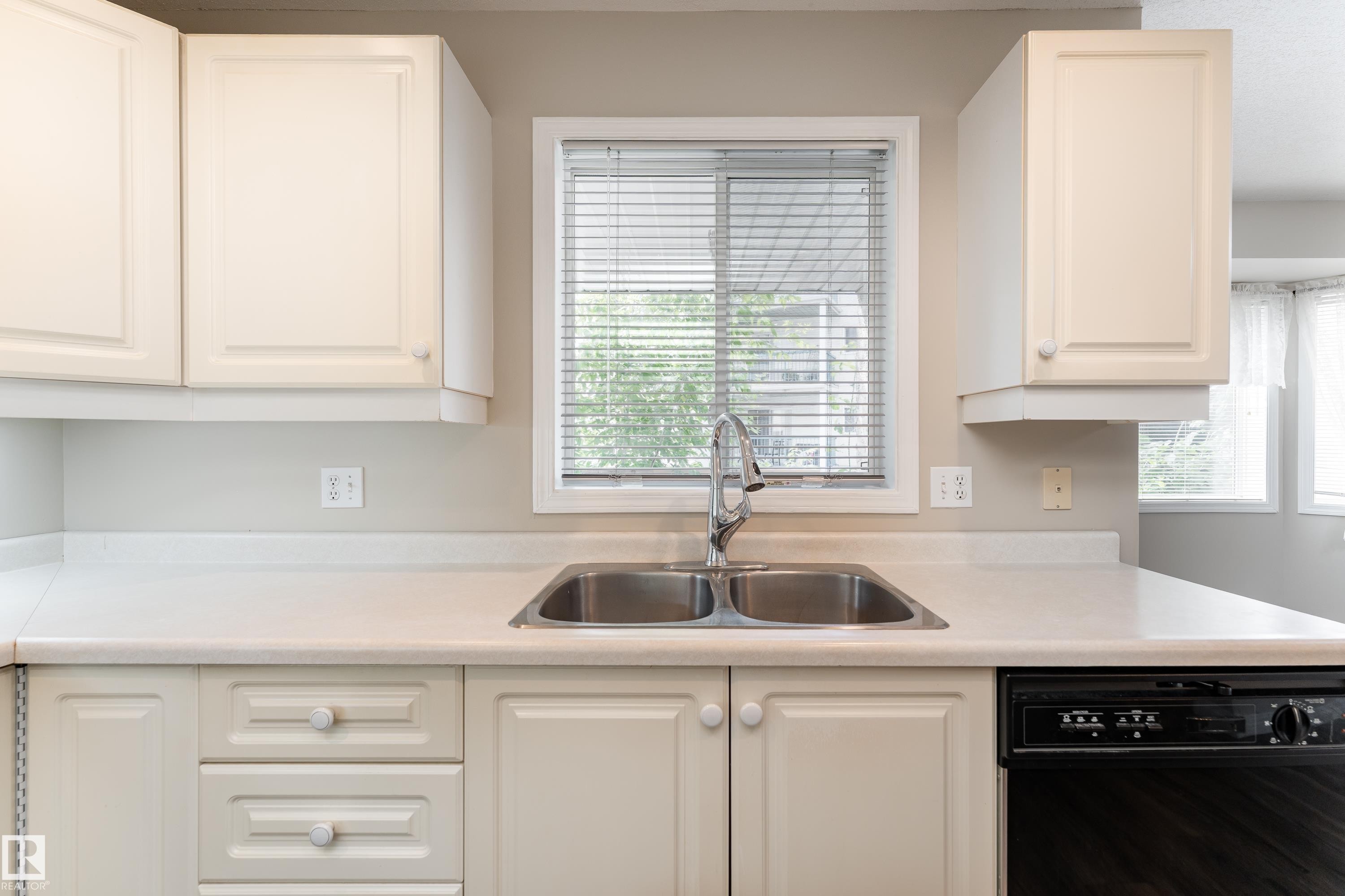 3 9703 174 Street, Edmonton, AB