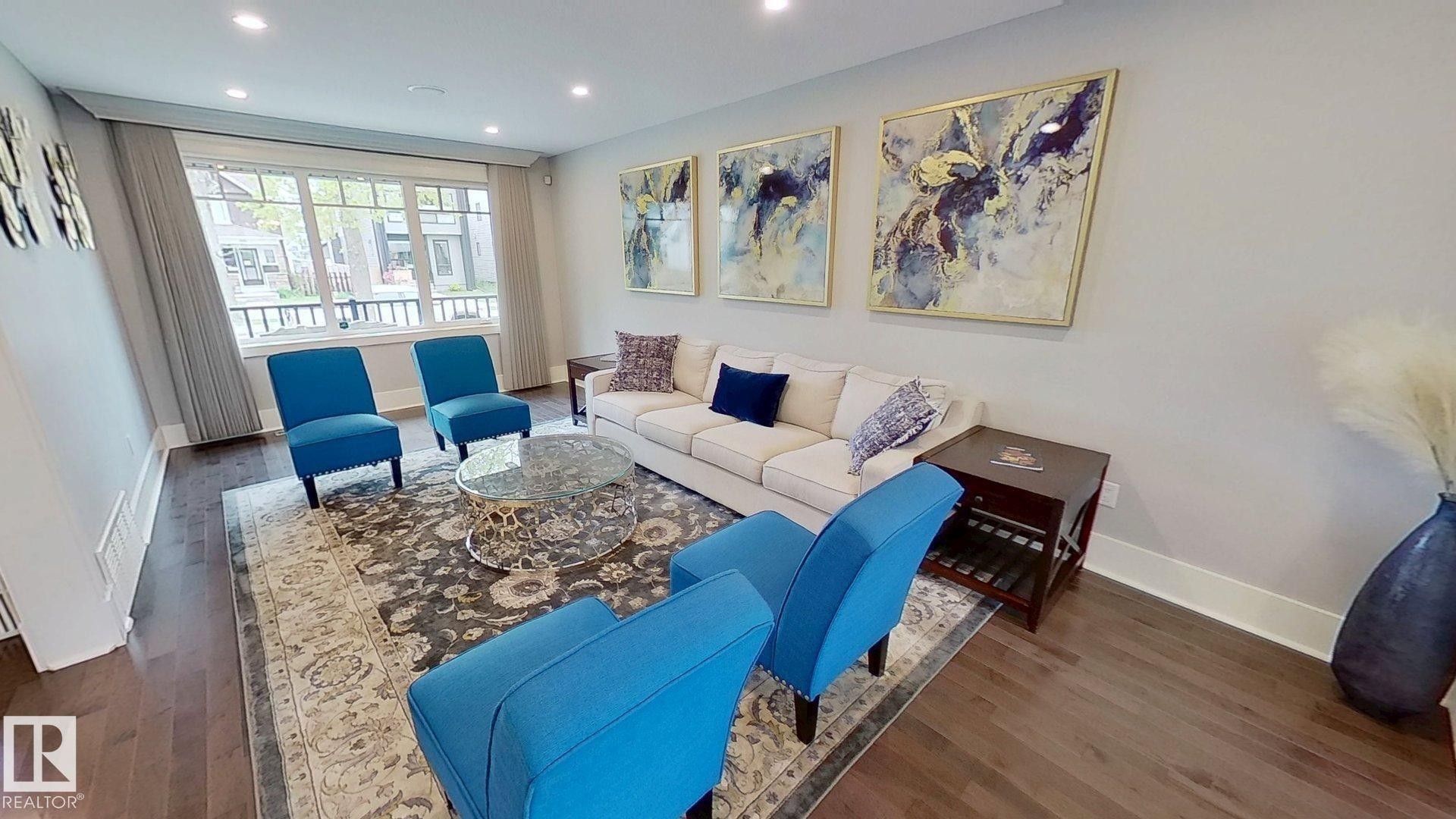 11313 127 Street Nw, Edmonton, AB - Indoor Photo Showing Living Room