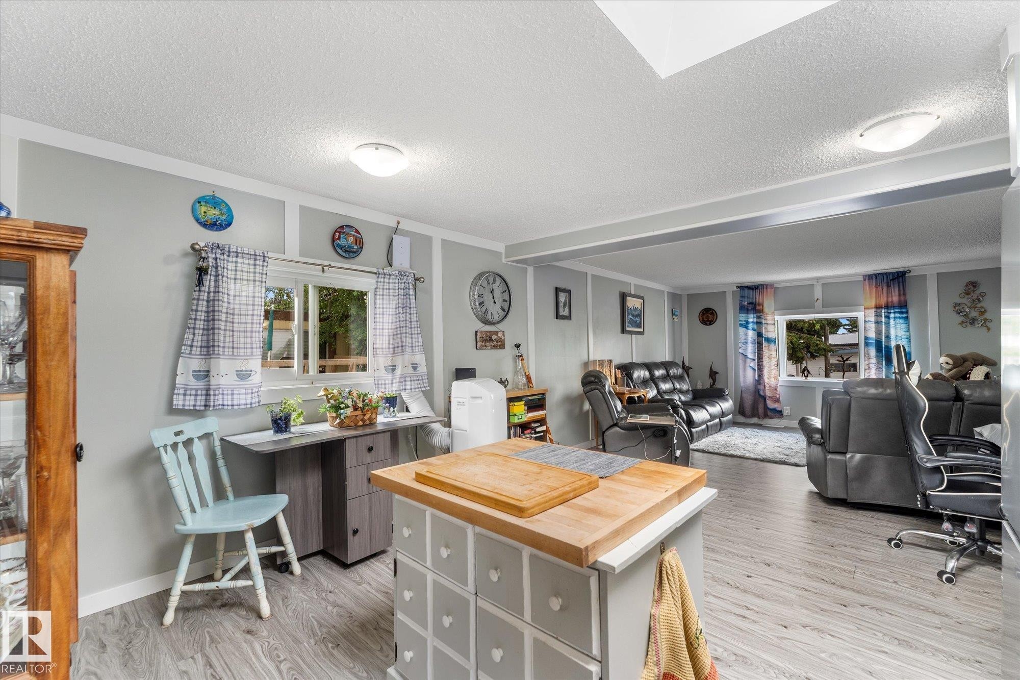 #9 305 Calahoo Rd, Spruce Grove, AB - Indoor
