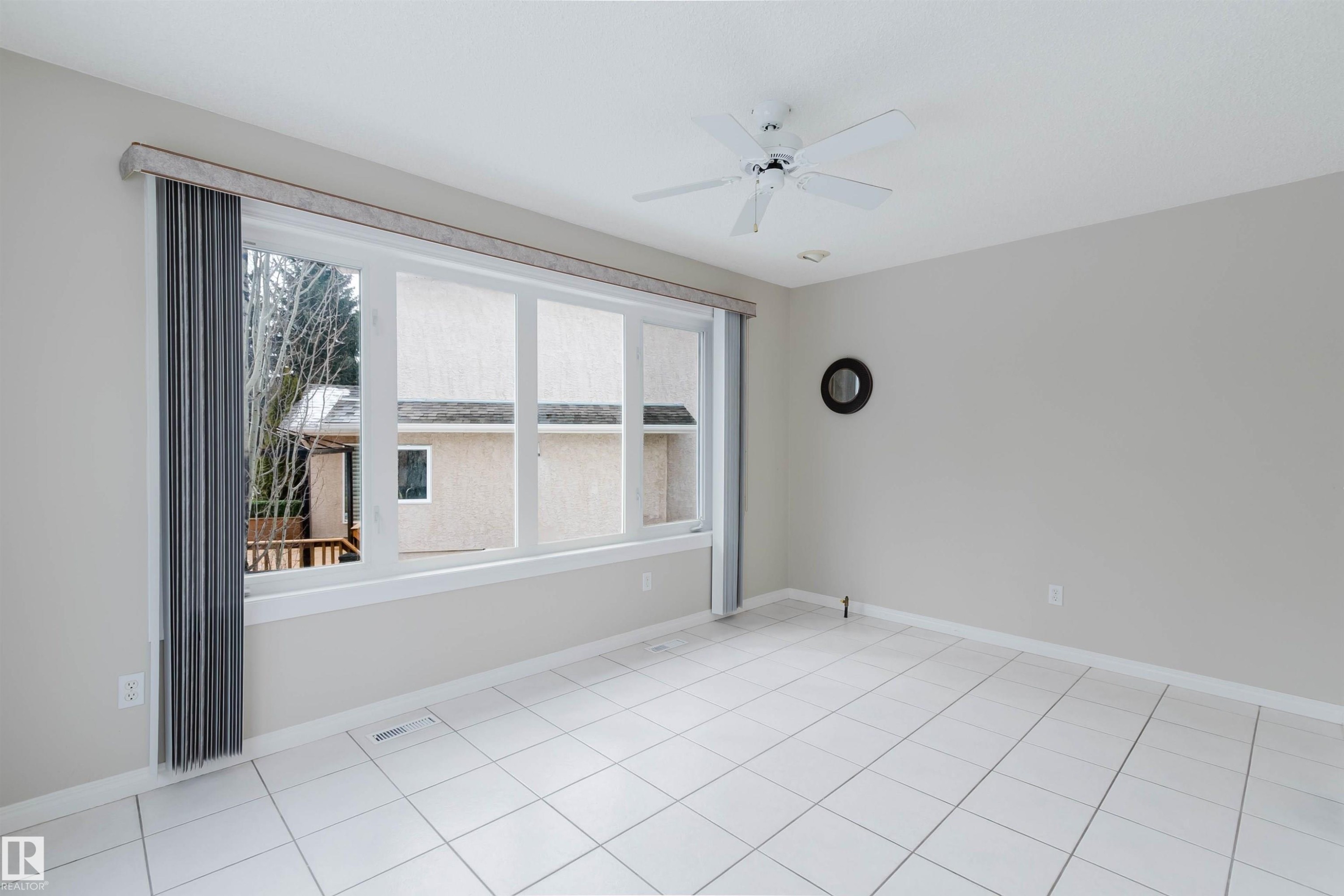 1641 Forbes Way, Edmonton, AB - Indoor Photo Showing Other Room