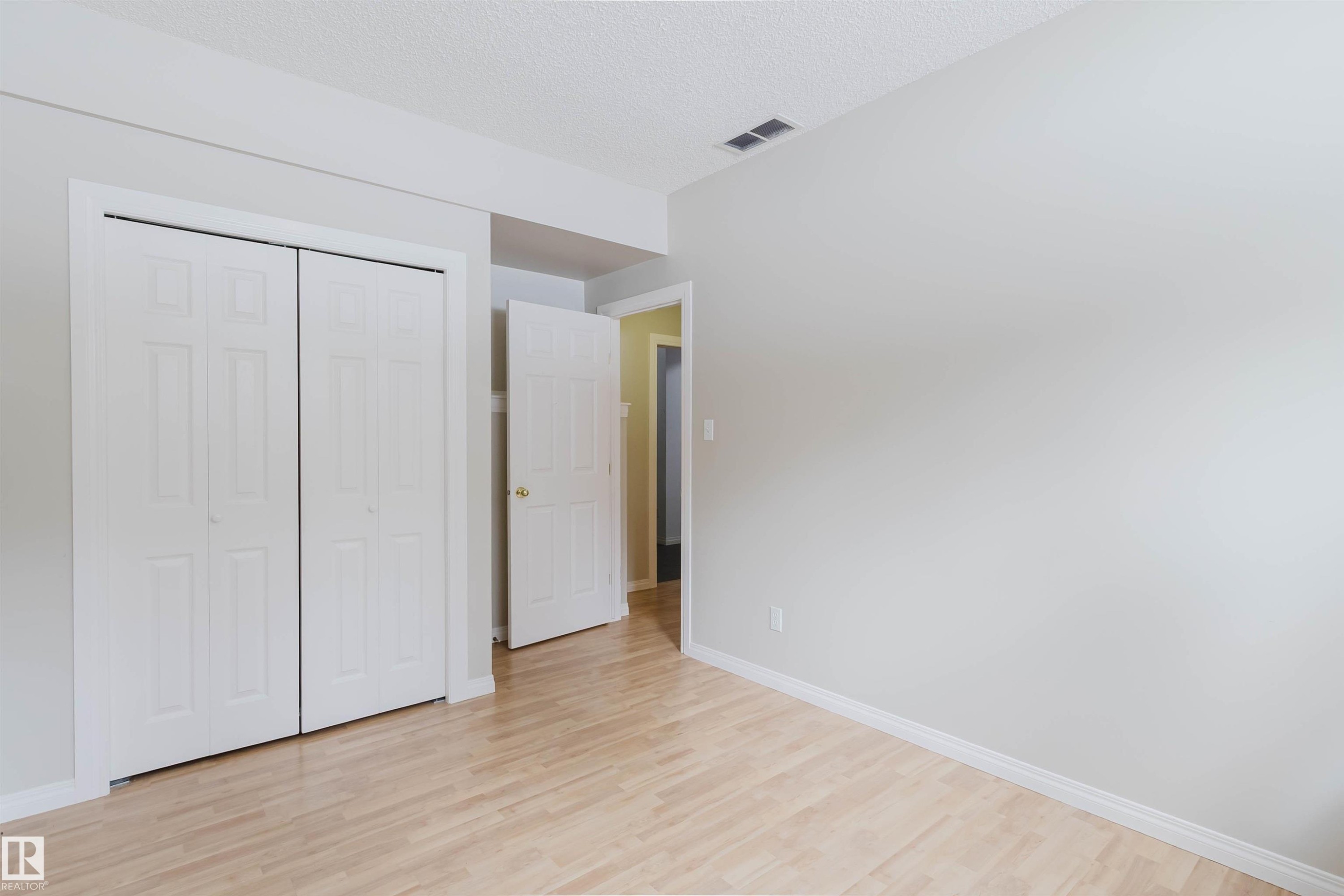 1641 Forbes Way, Edmonton, AB - Indoor Photo Showing Other Room