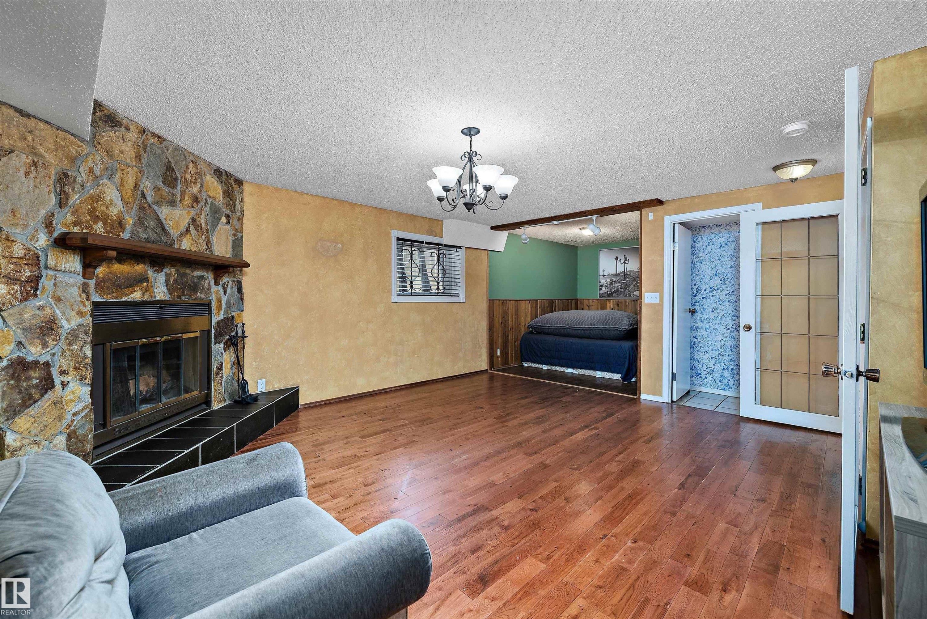2127 40 Street, Edmonton, AB
