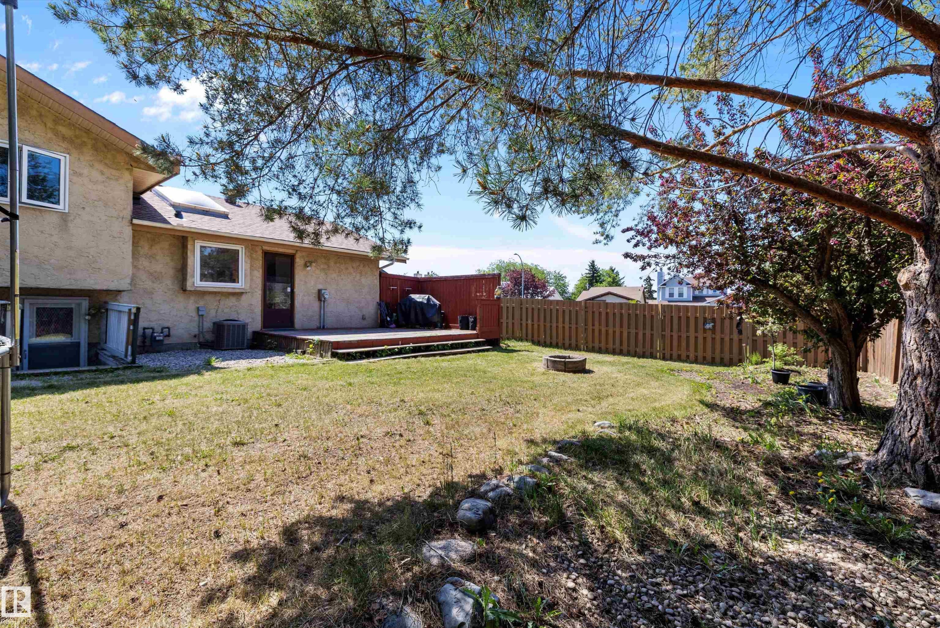 2127 40 Street, Edmonton, AB