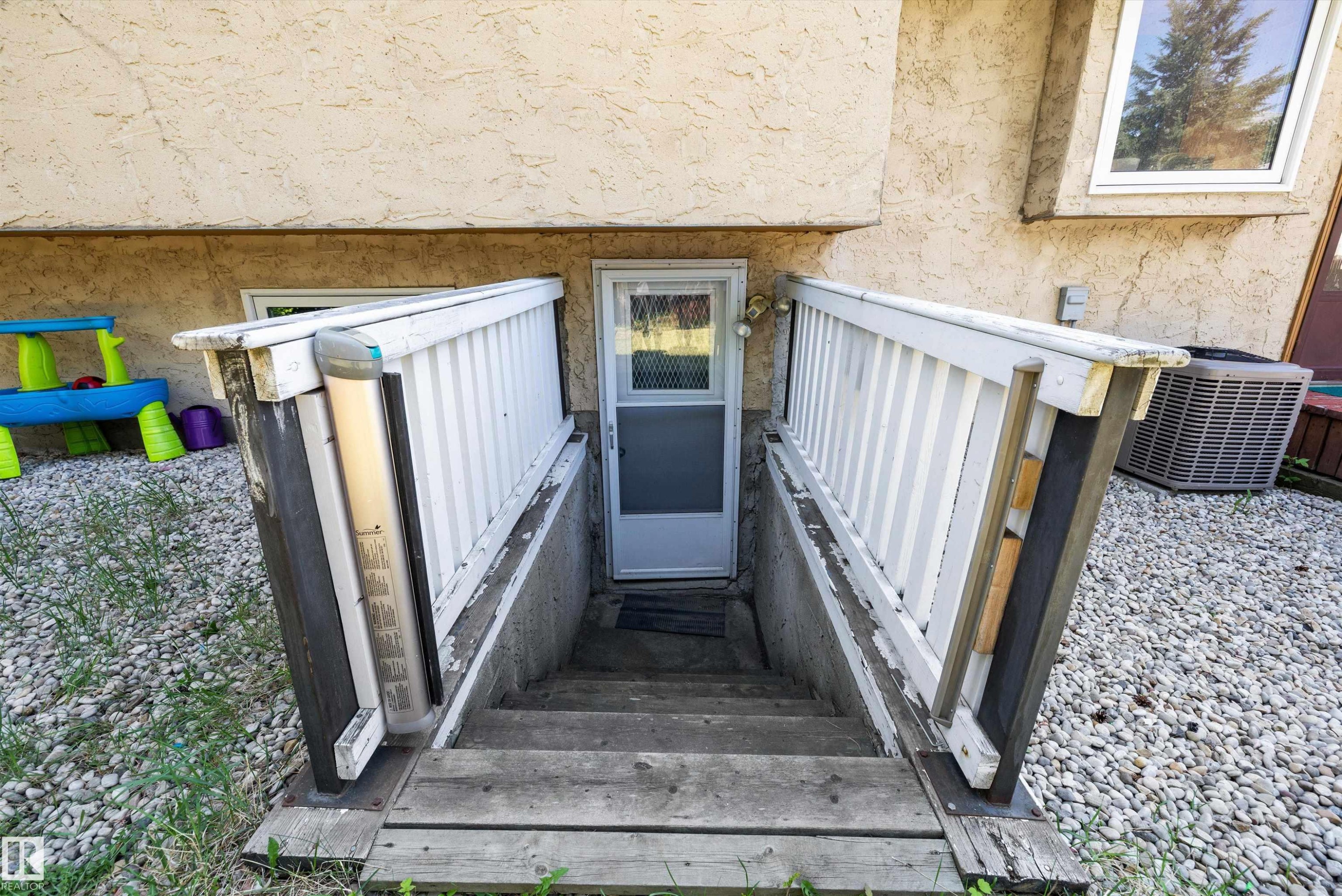 2127 40 Street, Edmonton, AB