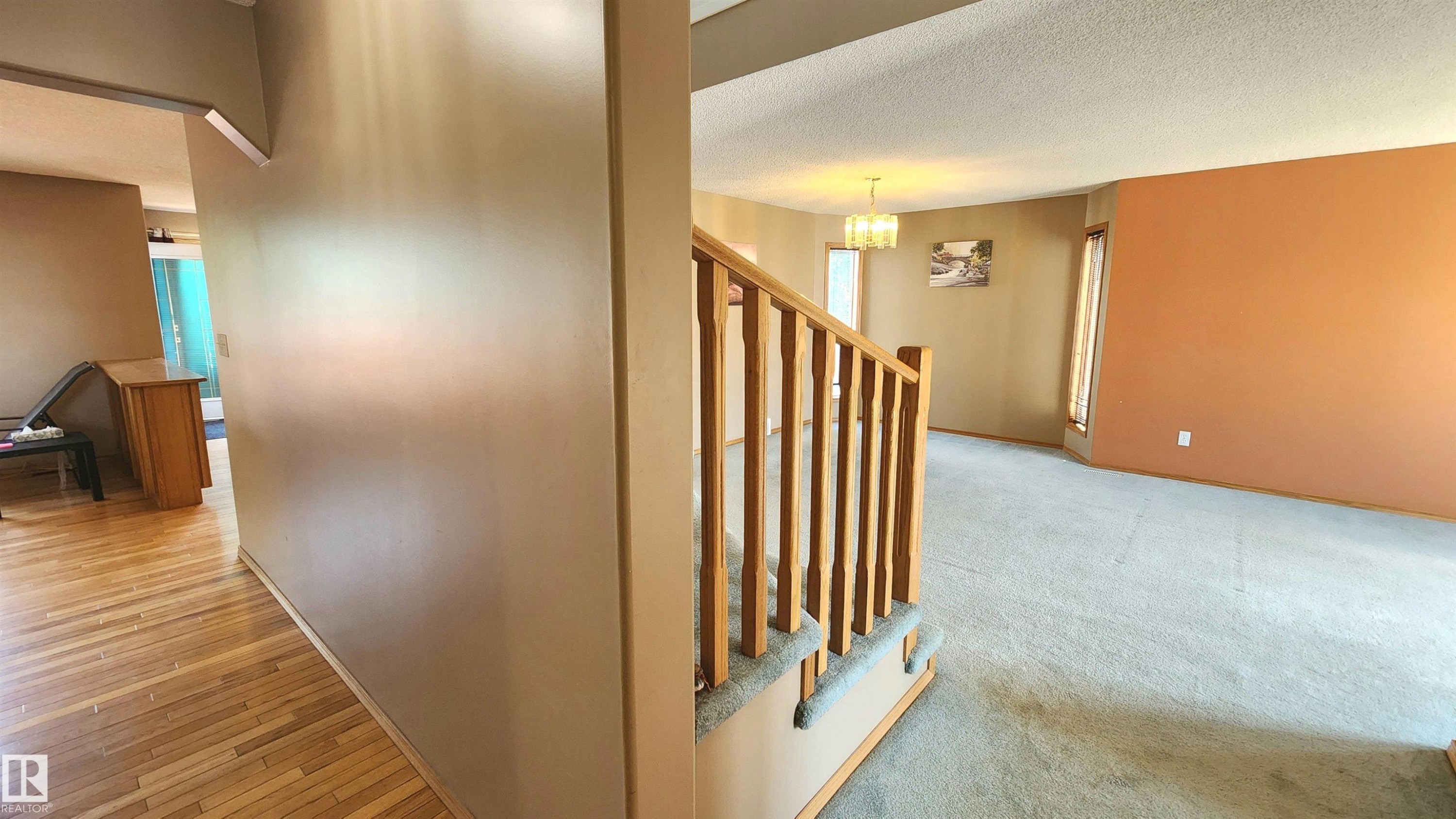 Image quality insufficient for description - 2708 44A Avenue, Edmonton, AB