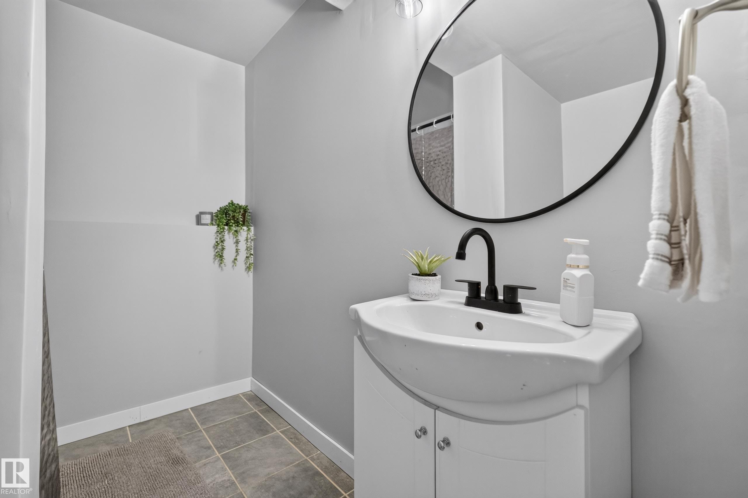 131 Cameron Crescent, Wetaskiwin, AB - Indoor Photo Showing Bathroom