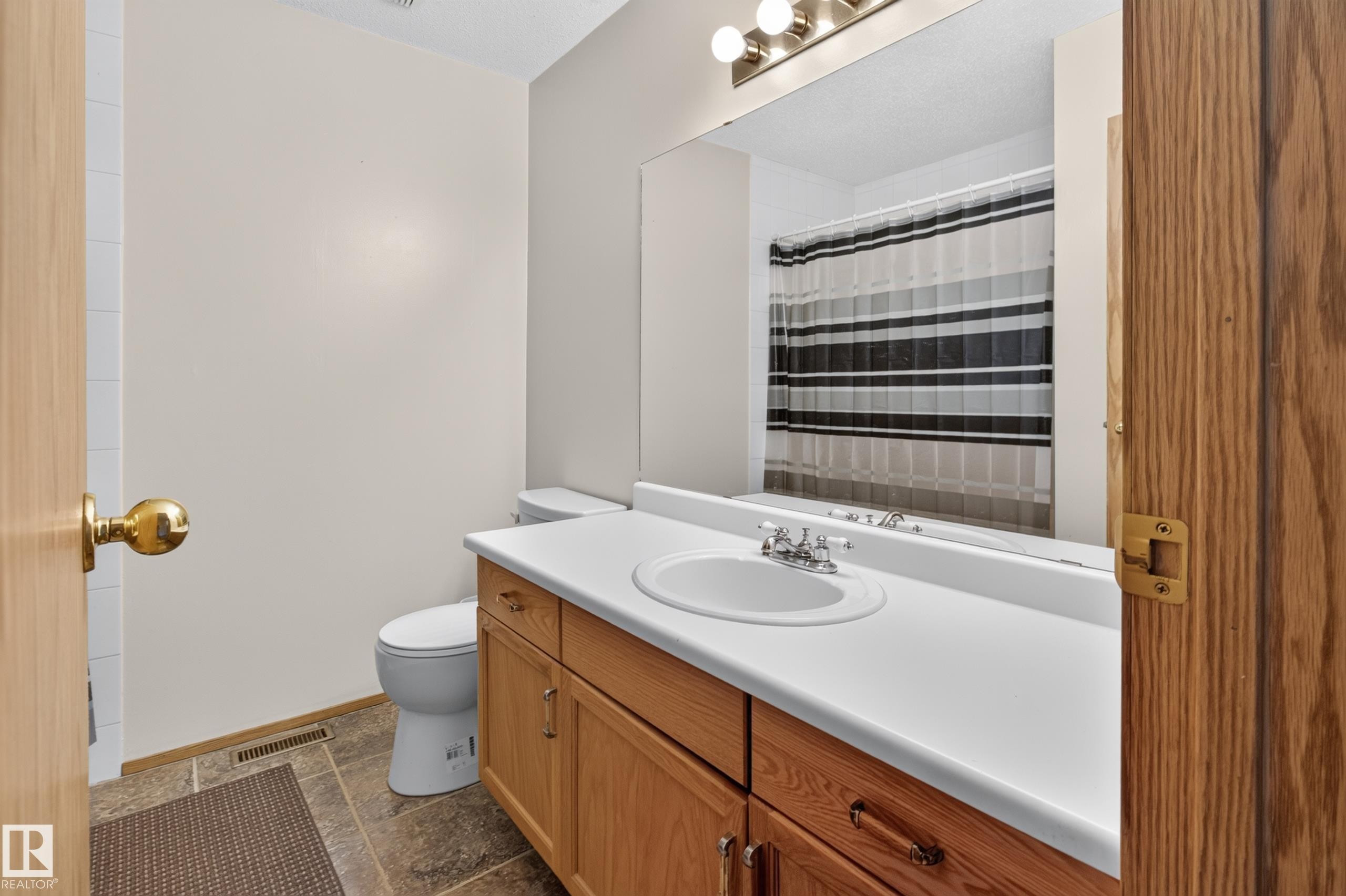5116 52 Ave, Tofield, AB
