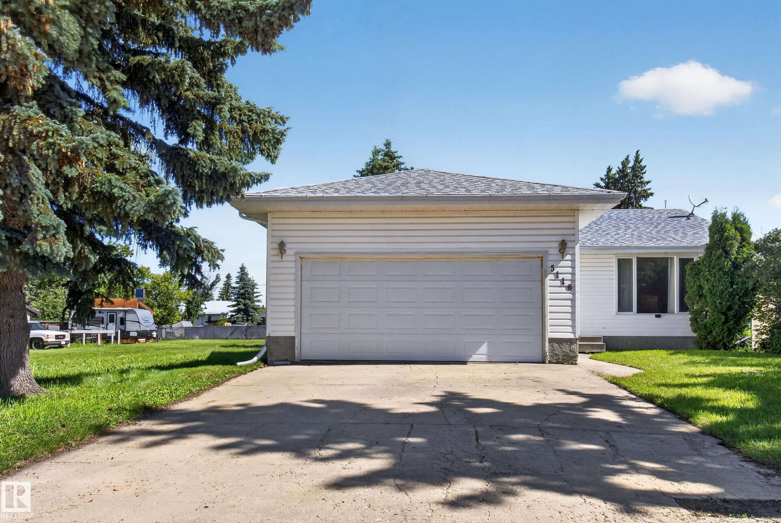 5116 52 Ave, Tofield, AB