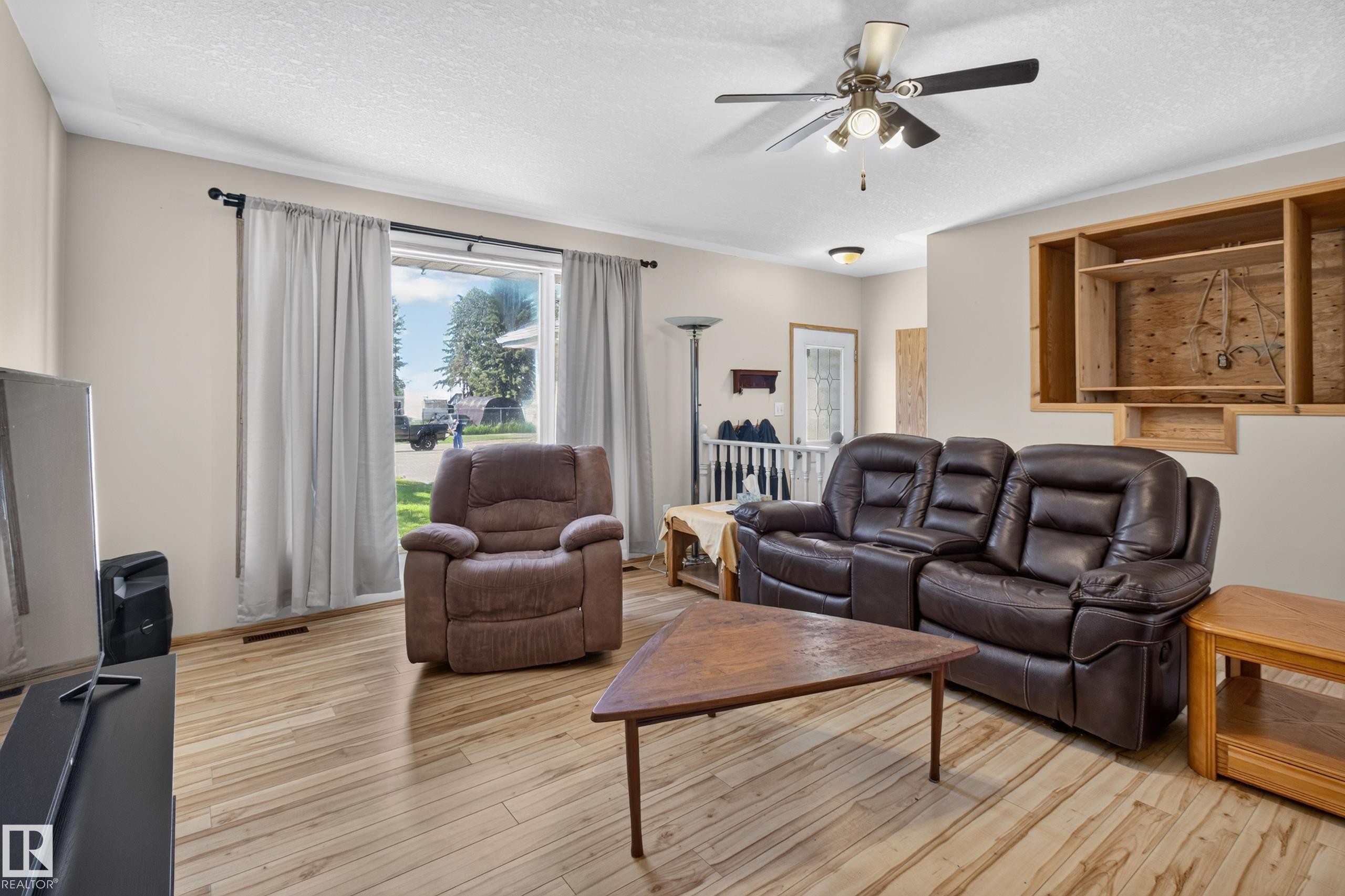 5116 52 Ave, Tofield, AB