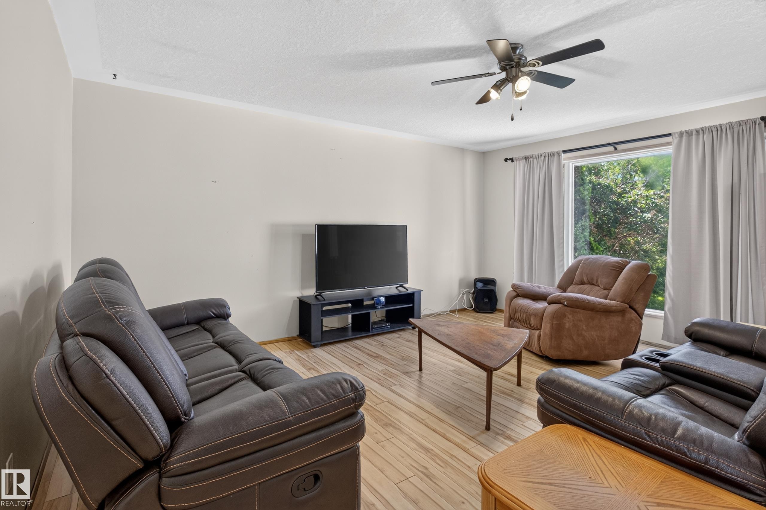 5116 52 Ave, Tofield, AB