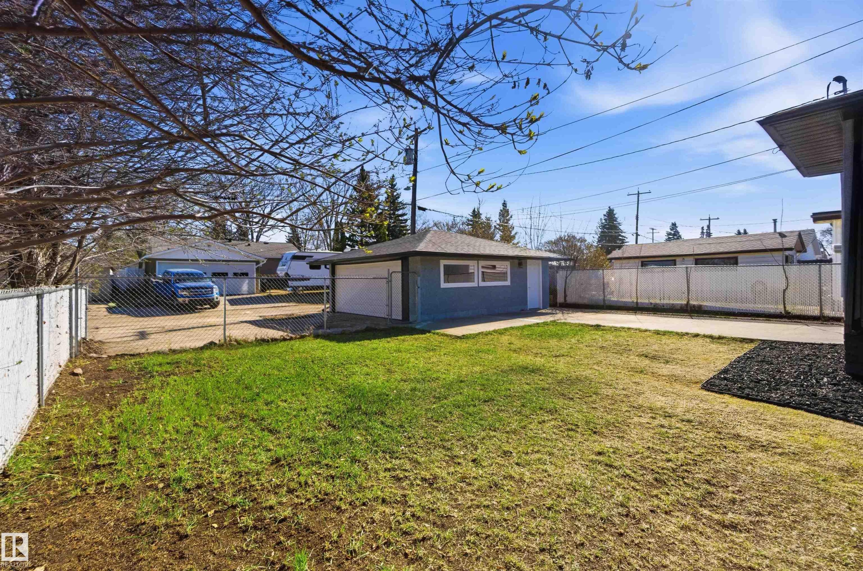 8736 66 Avenue Nw, Edmonton, AB - Outdoor