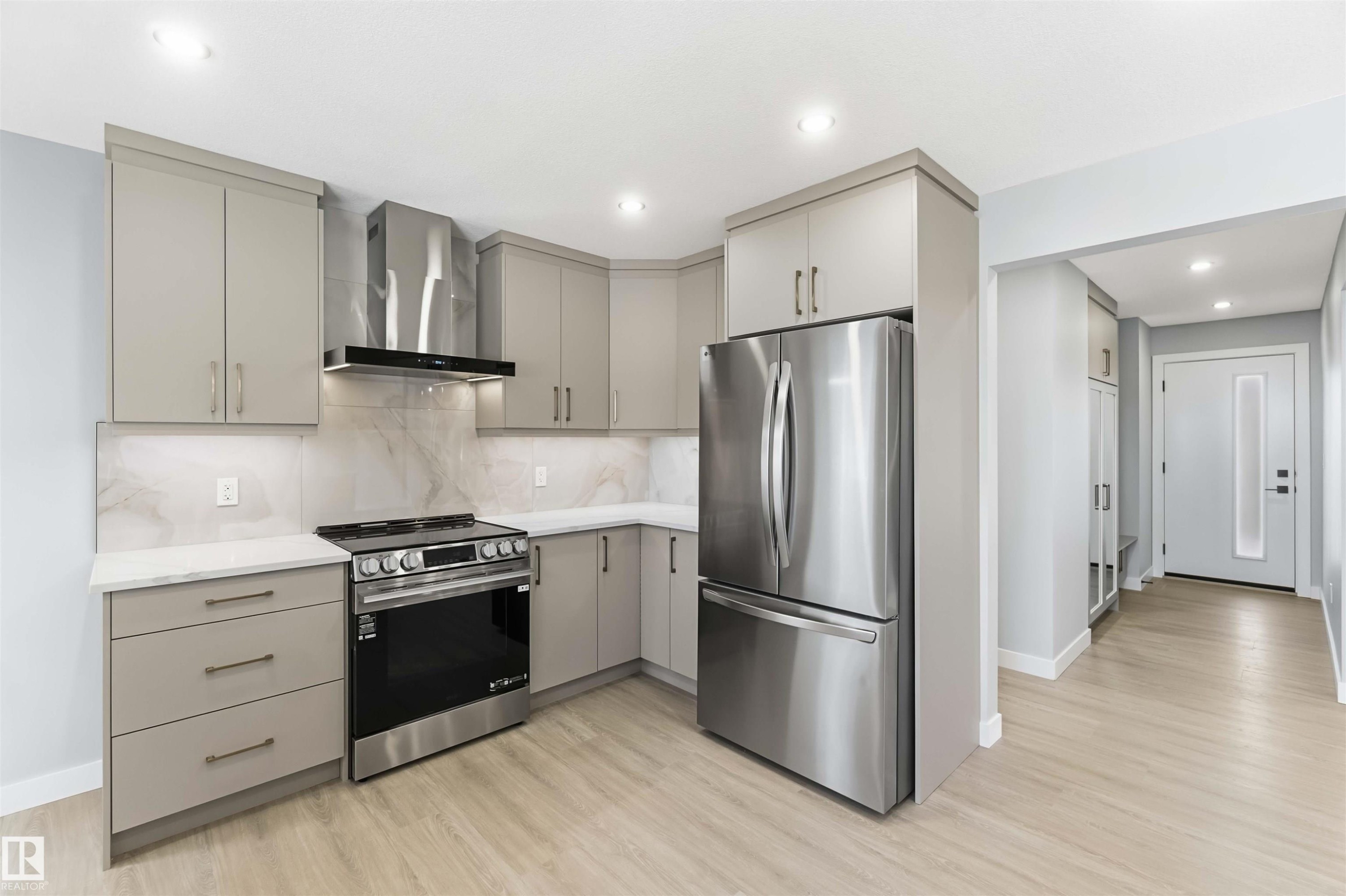 8736 66 Avenue Nw, Edmonton, AB - Indoor Photo Showing Kitchen With Stainless Steel Kitchen