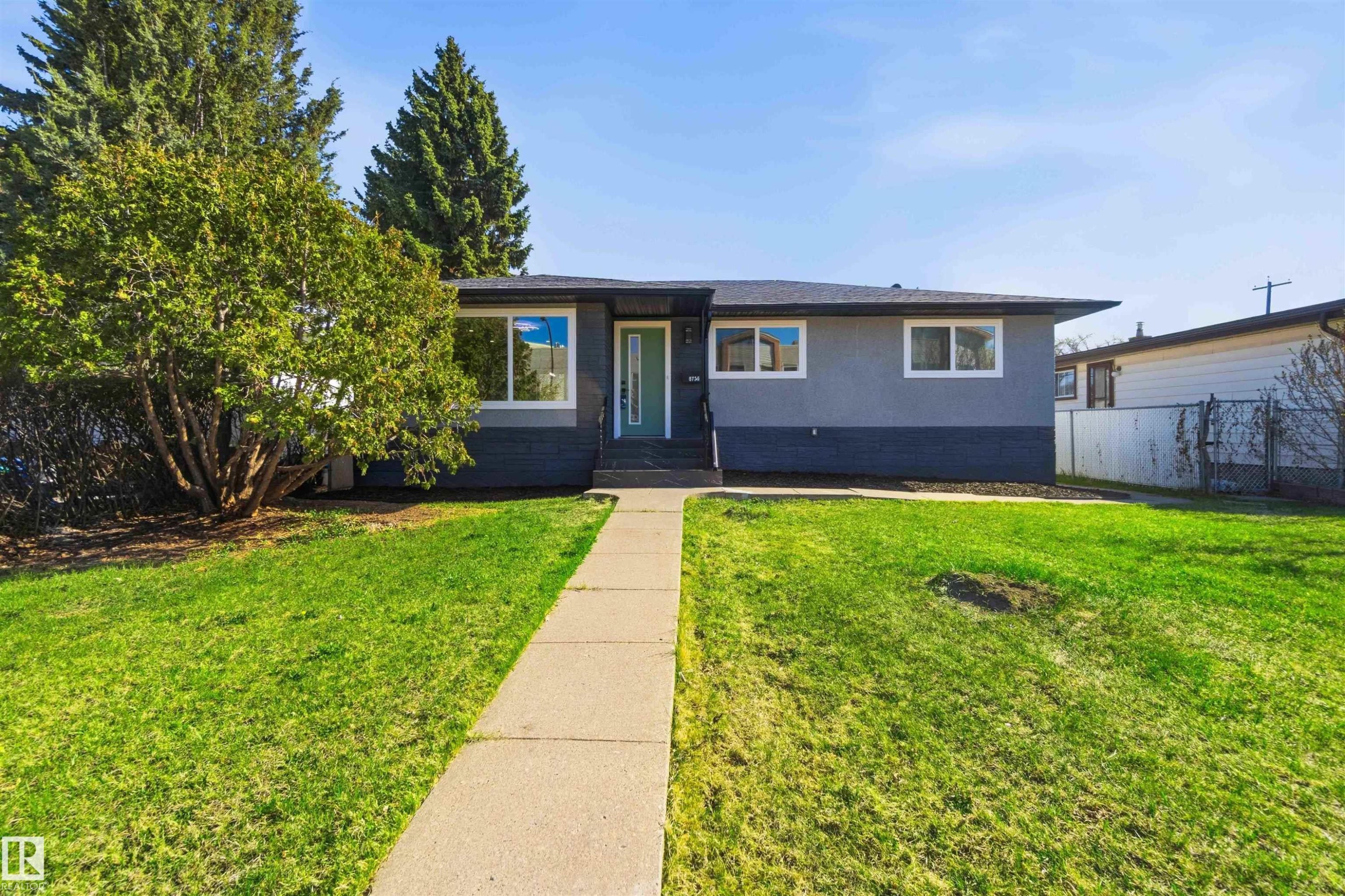8736 66 Avenue Nw, Edmonton, AB - Outdoor
