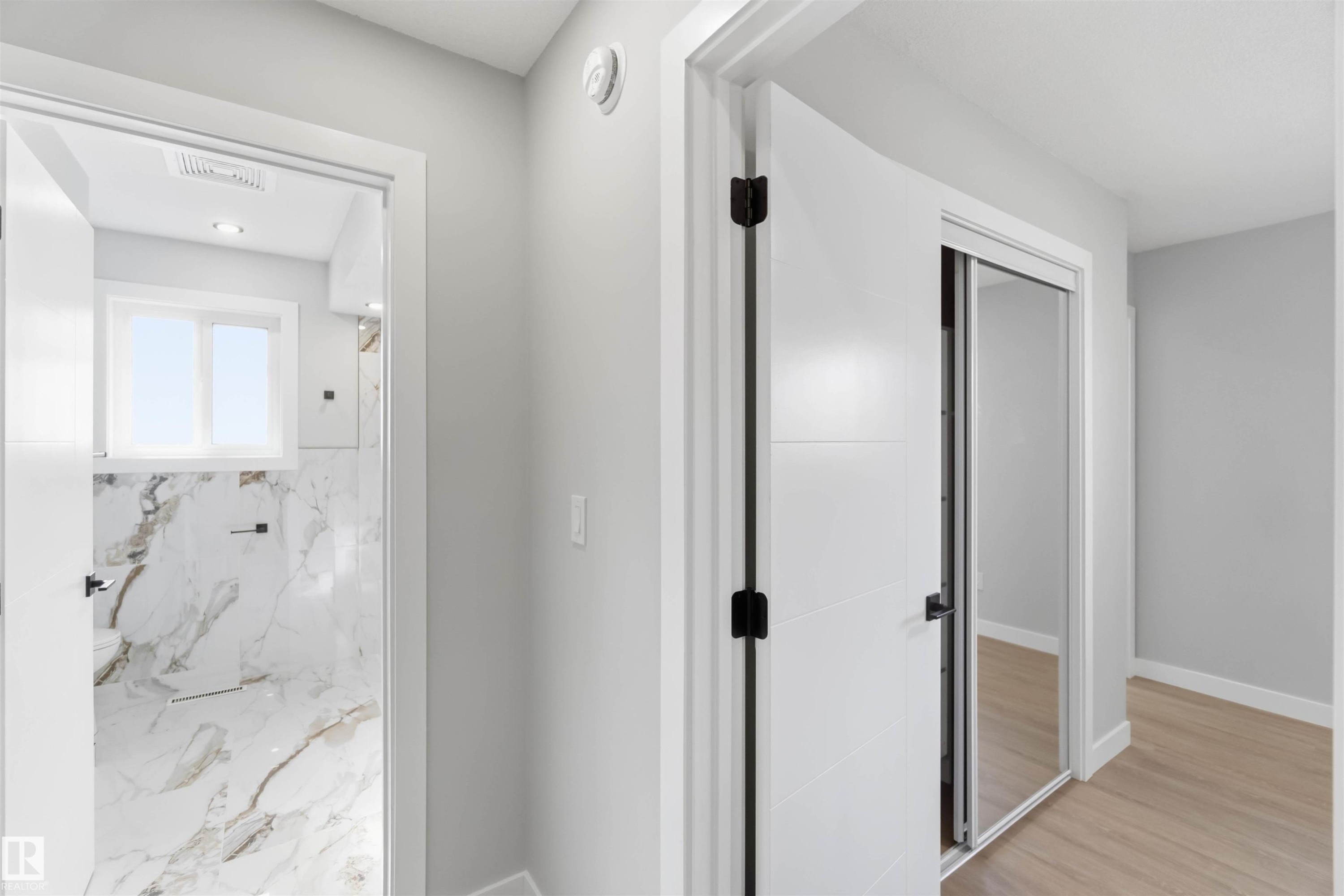 8736 66 Avenue Nw, Edmonton, AB - Indoor Photo Showing Other Room